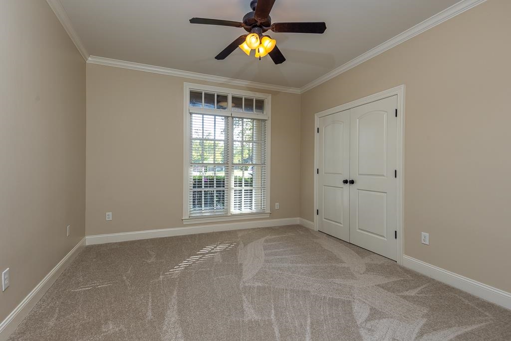 20 Surrey Loop Cir Property Photo 19