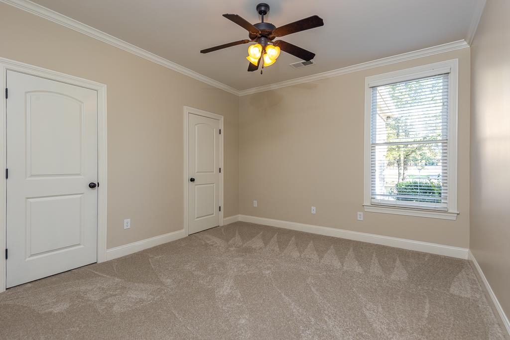 20 Surrey Loop Cir Property Photo 21