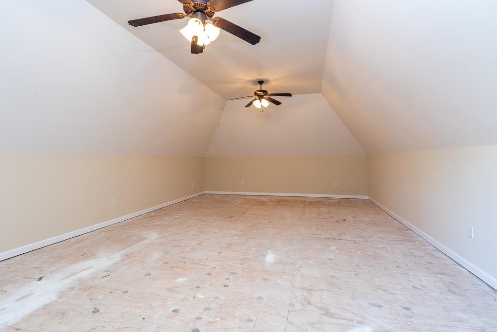 20 Surrey Loop Cir Property Photo 32