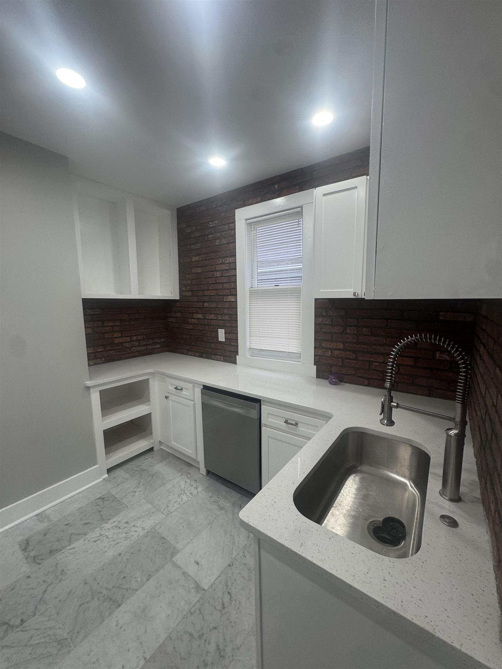 96 N Evergreen St Property Photo 18