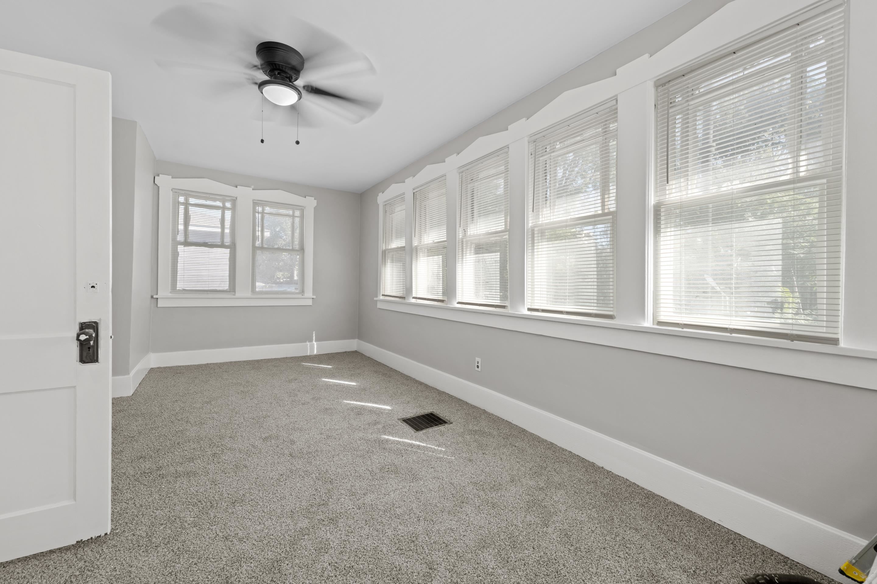 96 N Evergreen St Property Photo 28
