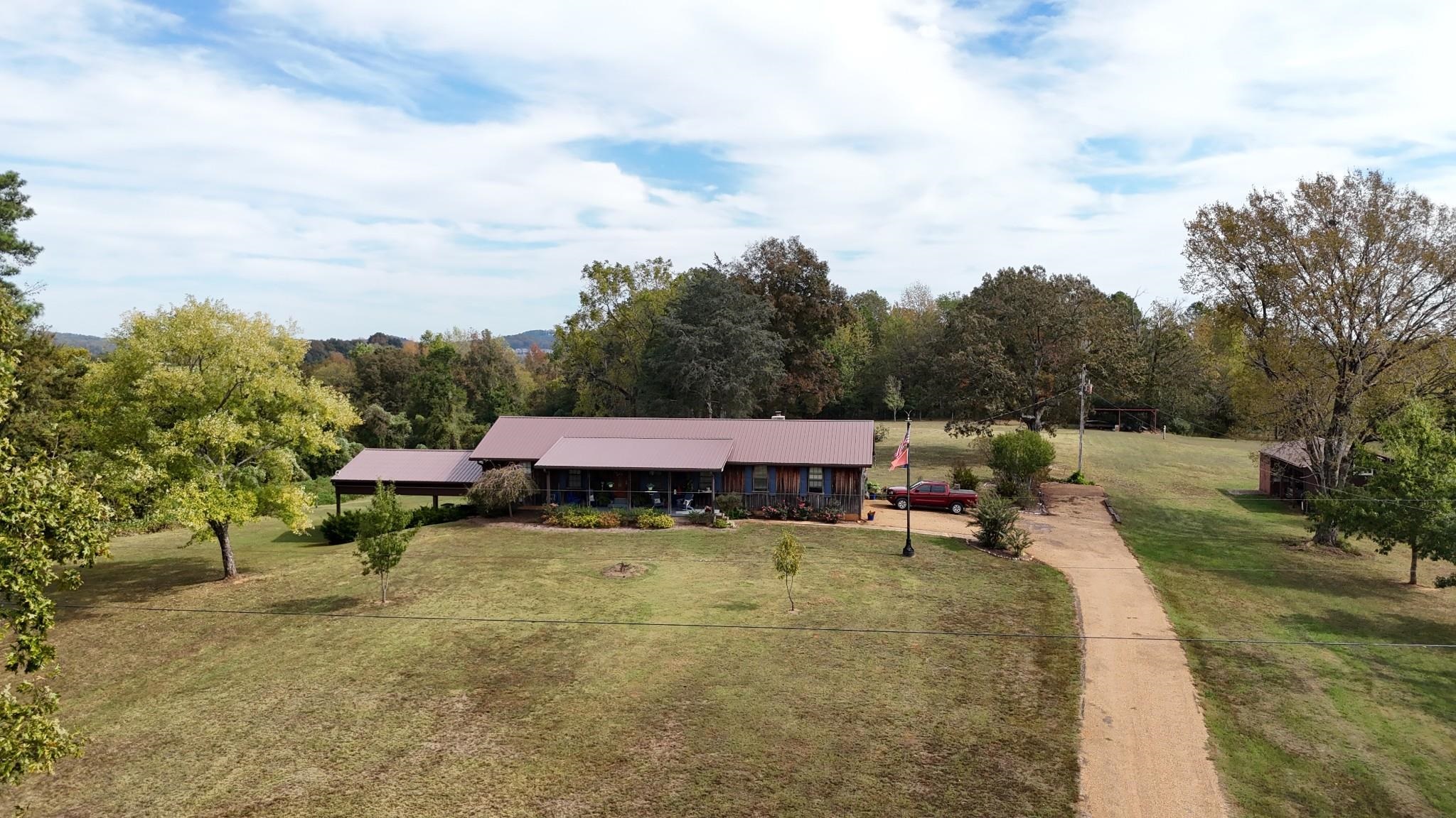 2890 Nance Bend Rd Property Photo 1