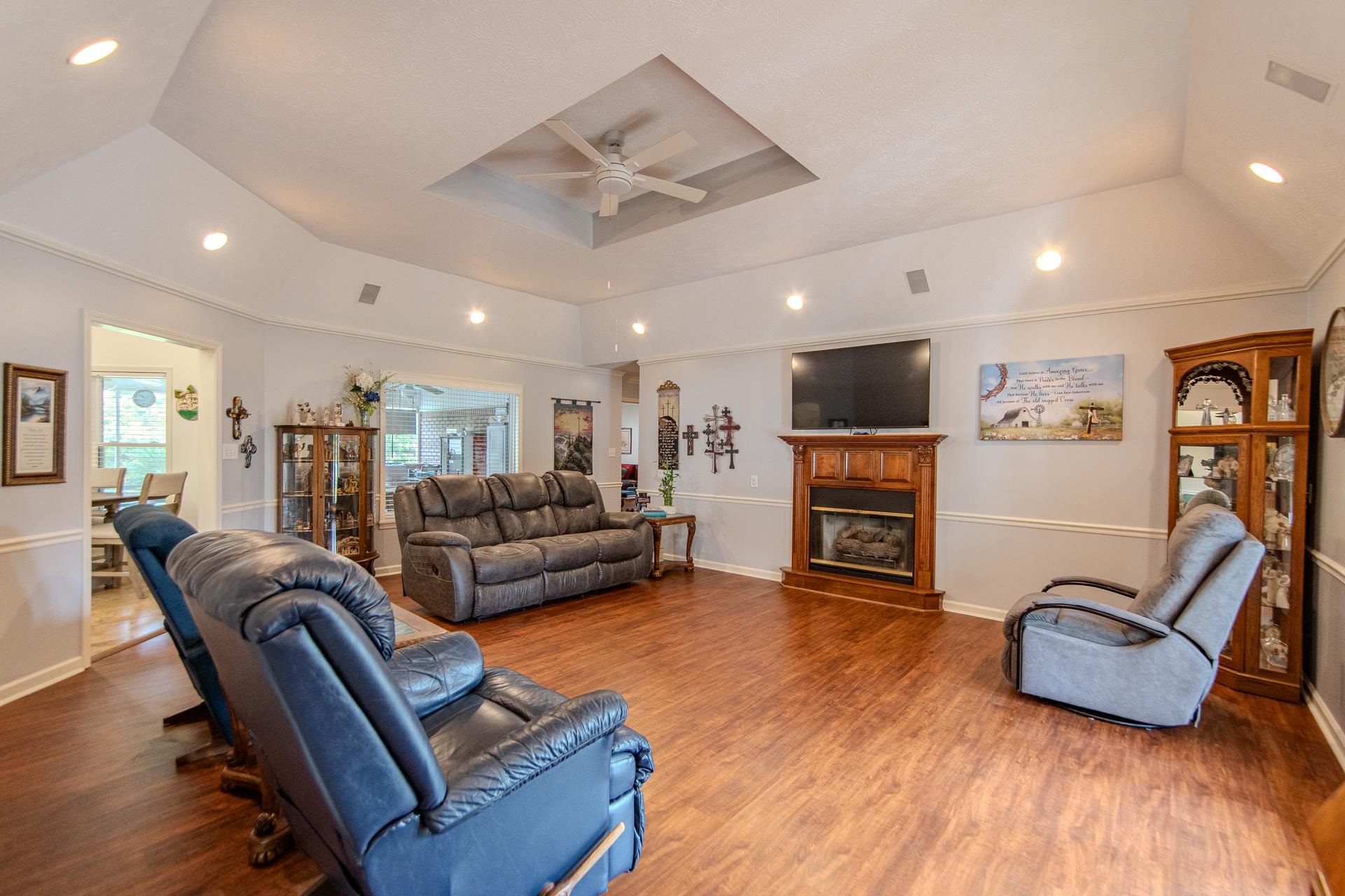 485 Robin Hood Loop Property Photo 5