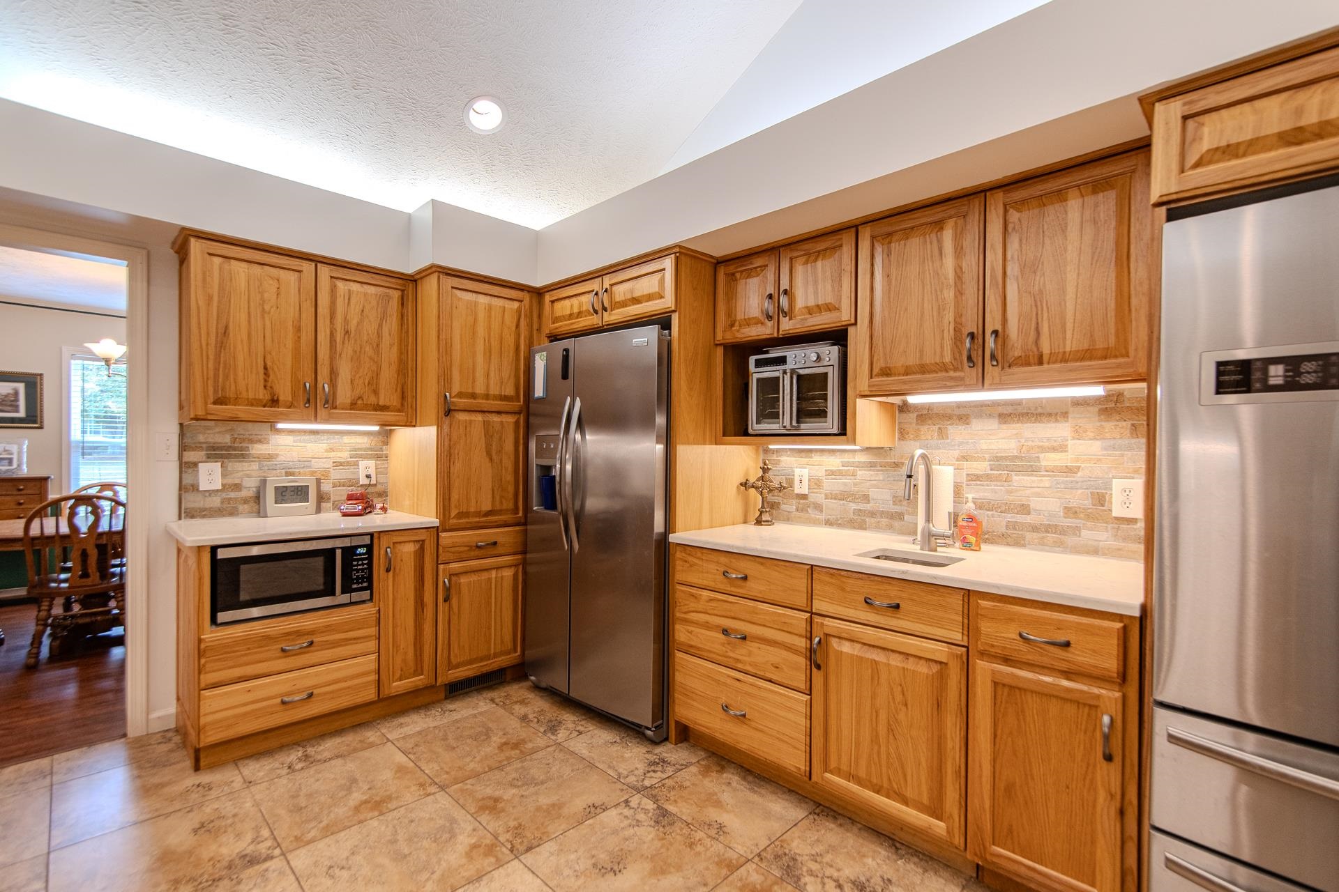 485 Robin Hood Loop Property Photo 12