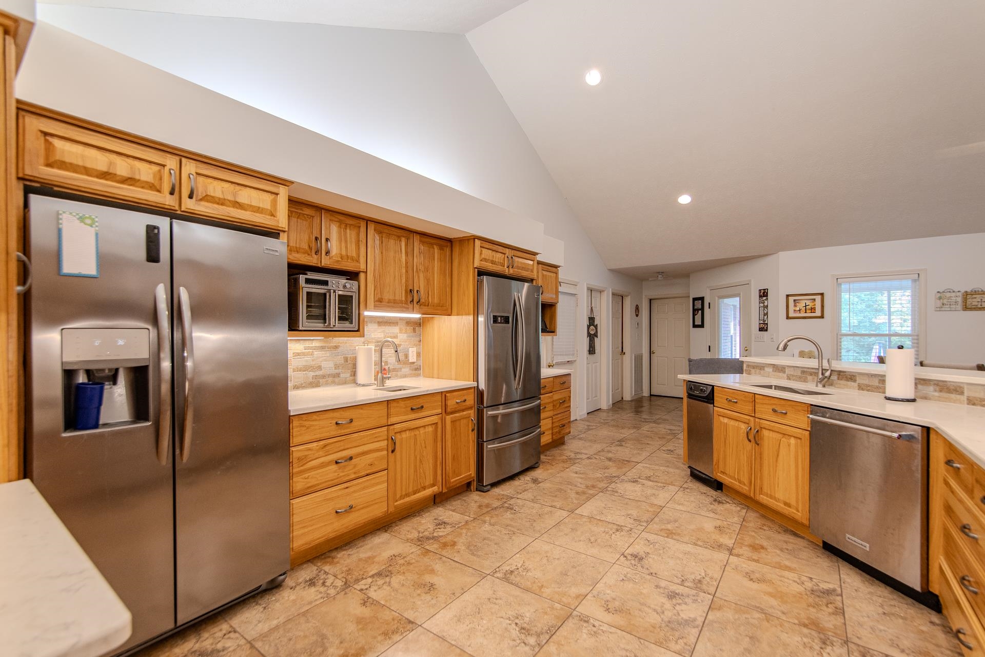485 Robin Hood Loop Property Photo 13