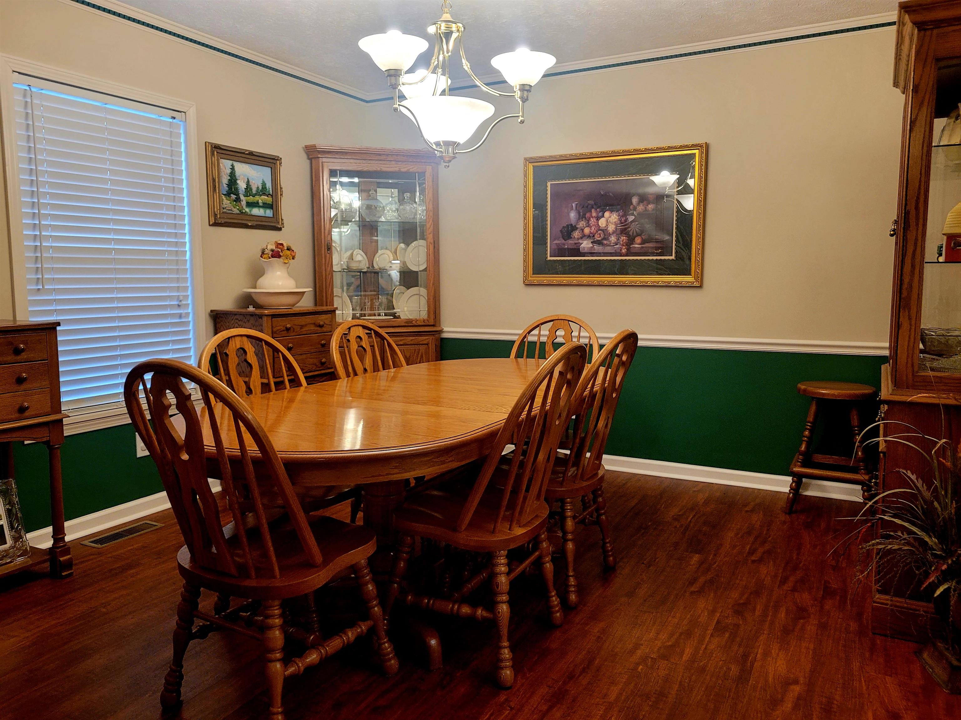 485 Robin Hood Loop Property Photo 14