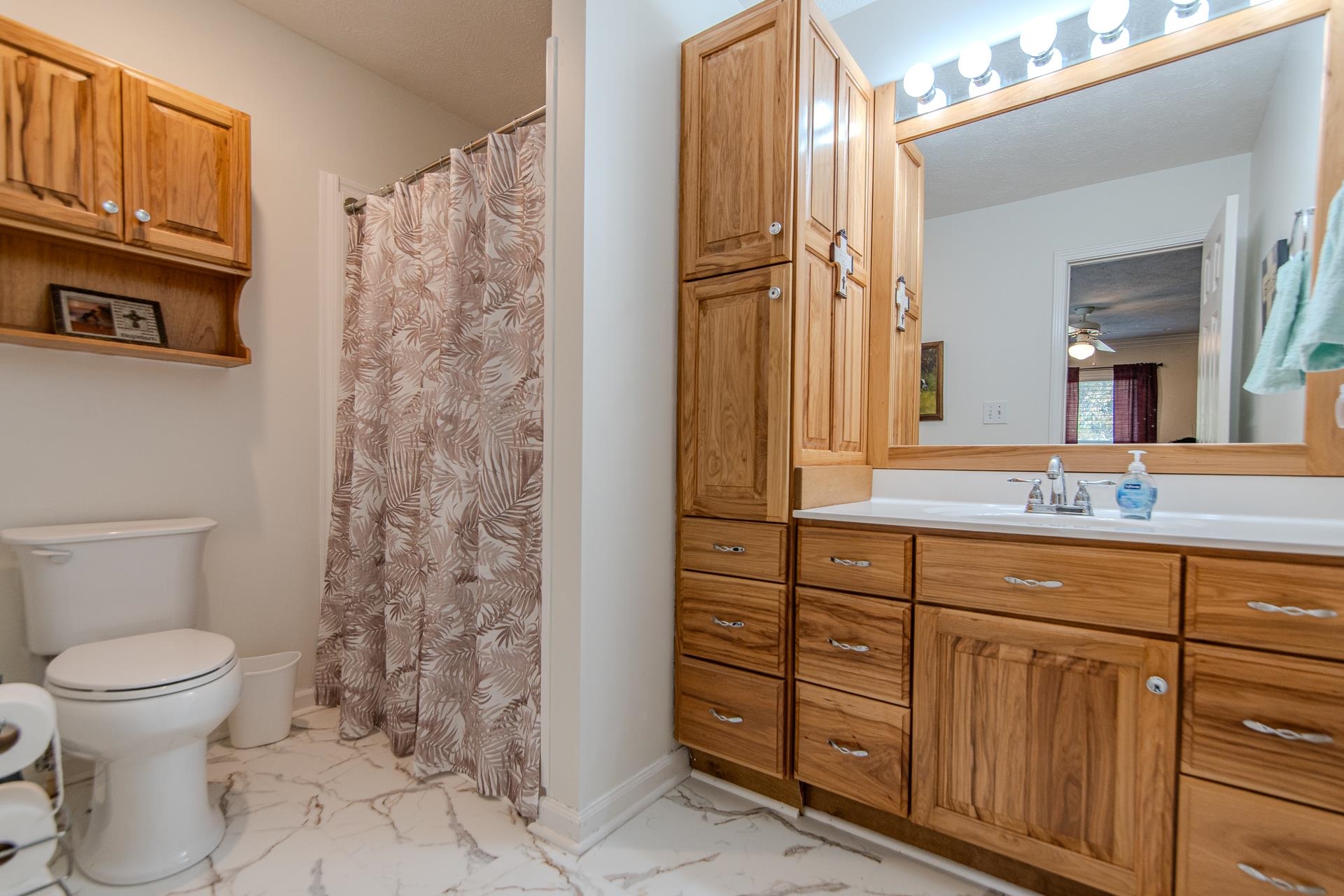 485 Robin Hood Loop Property Photo 15