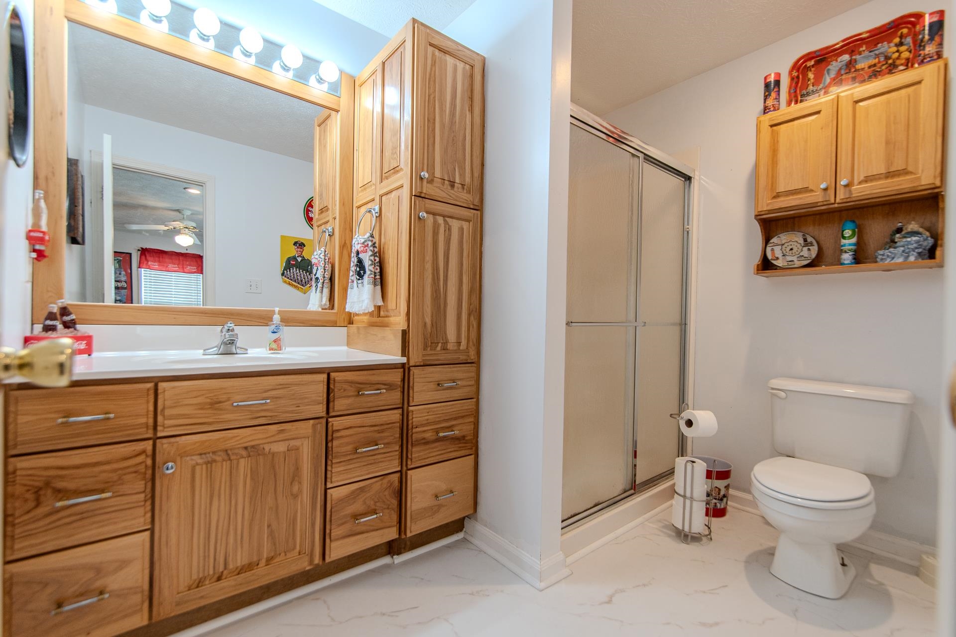 485 Robin Hood Loop Property Photo 16