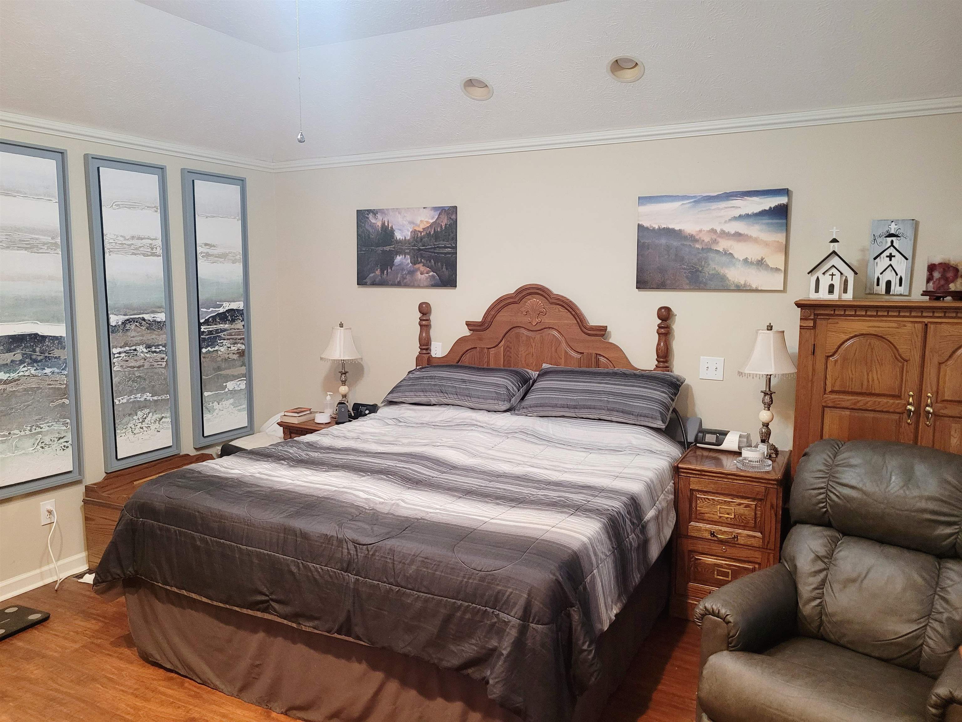 485 Robin Hood Loop Property Photo 19