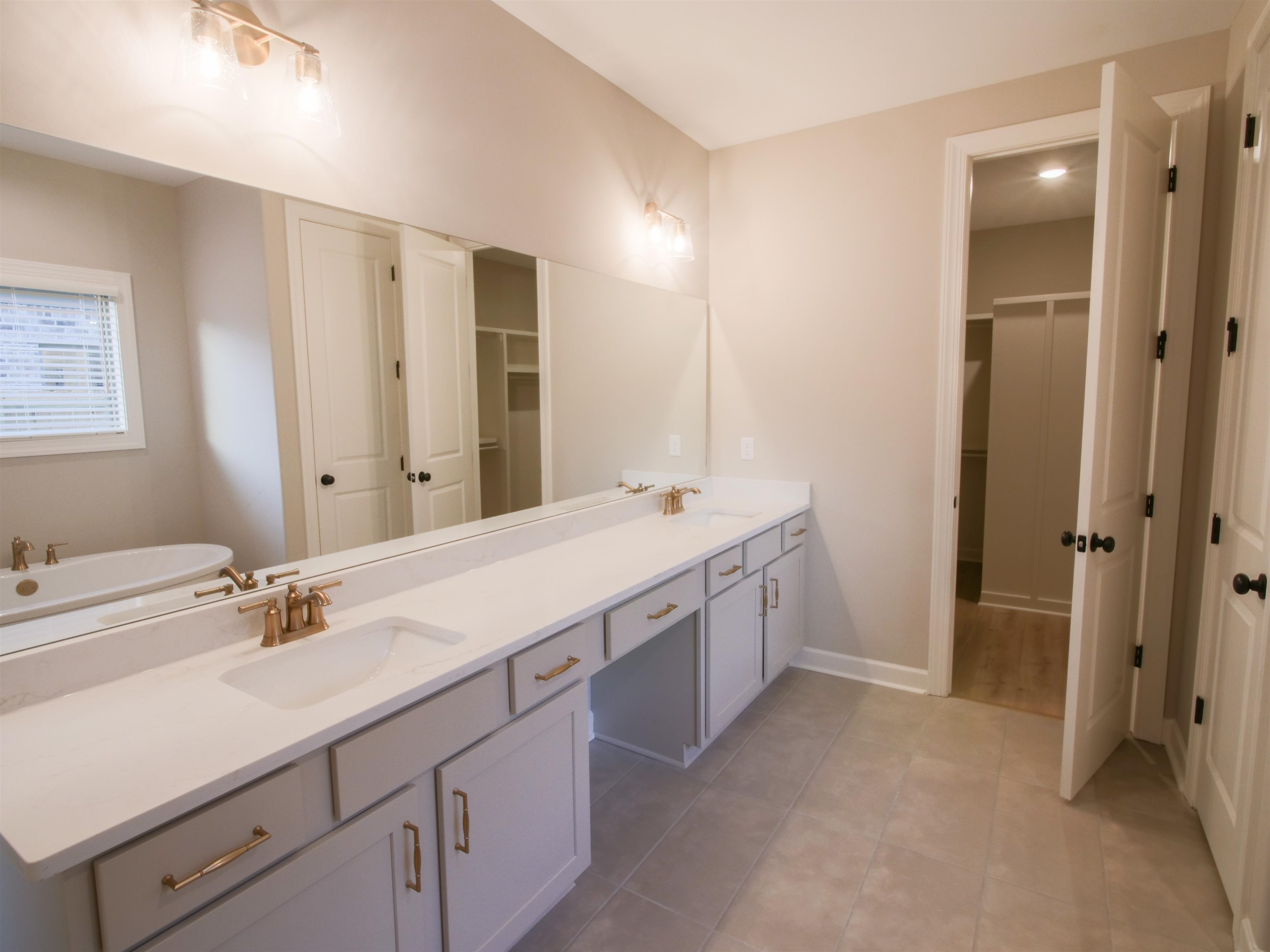 9568 Grays Hollow Dr S Property Photo 21