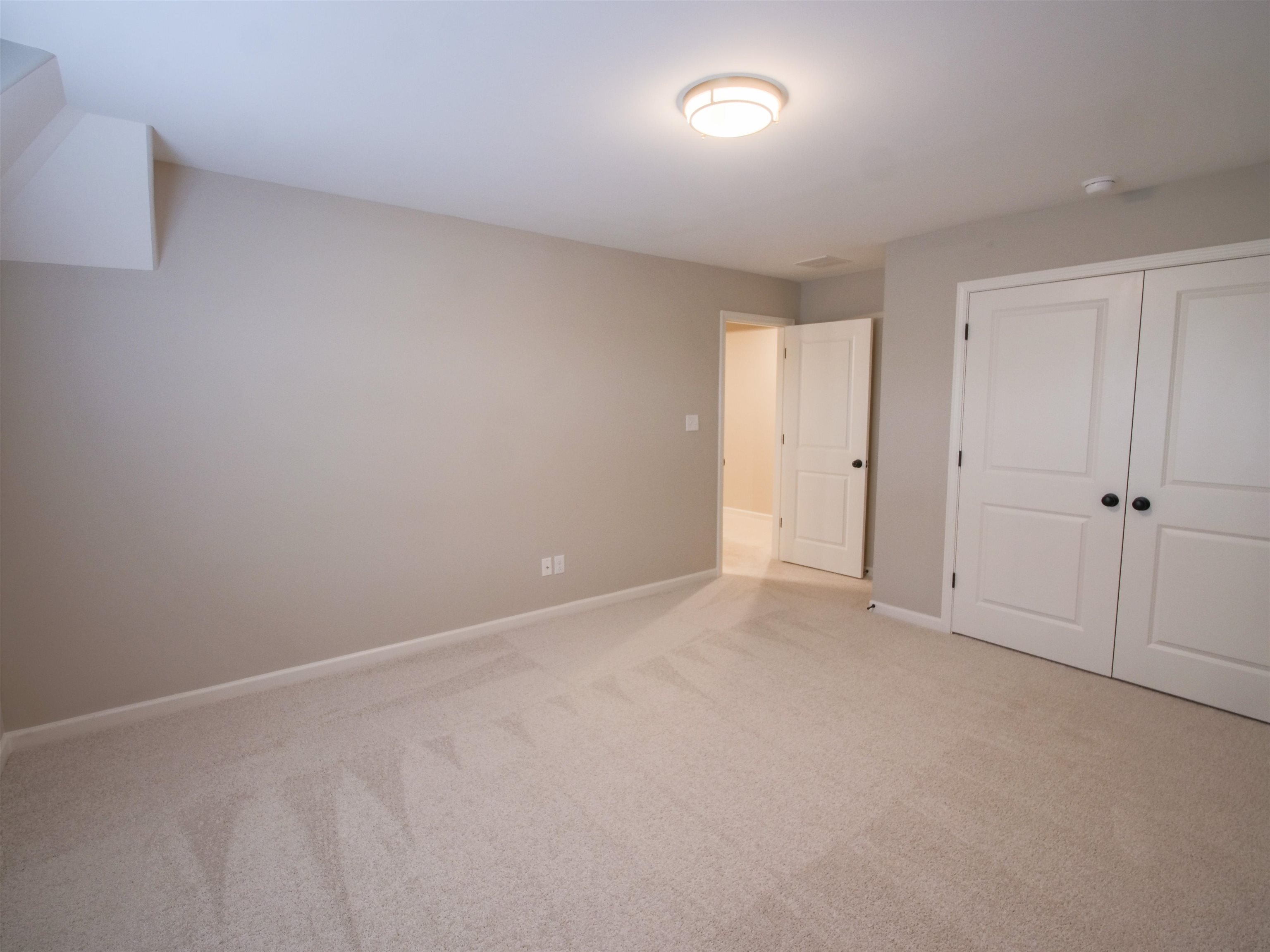 9568 Grays Hollow Dr S Property Photo 26