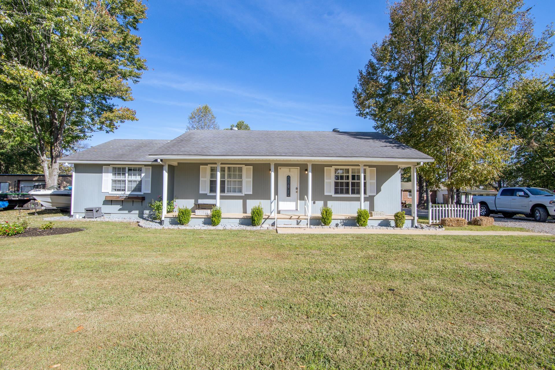 41 Bartley Dr Property Photo 1