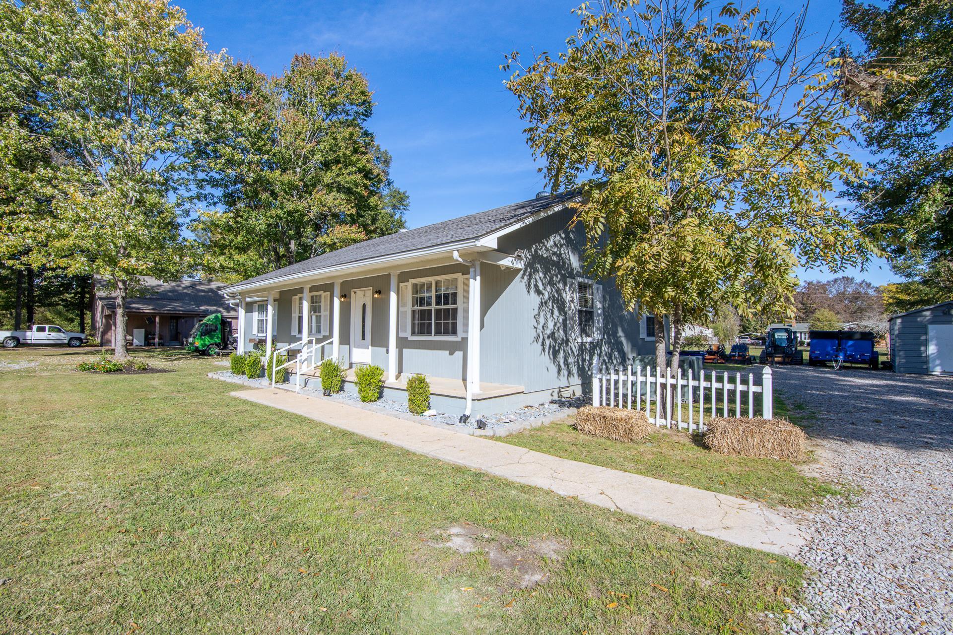 41 Bartley Dr Property Photo 4
