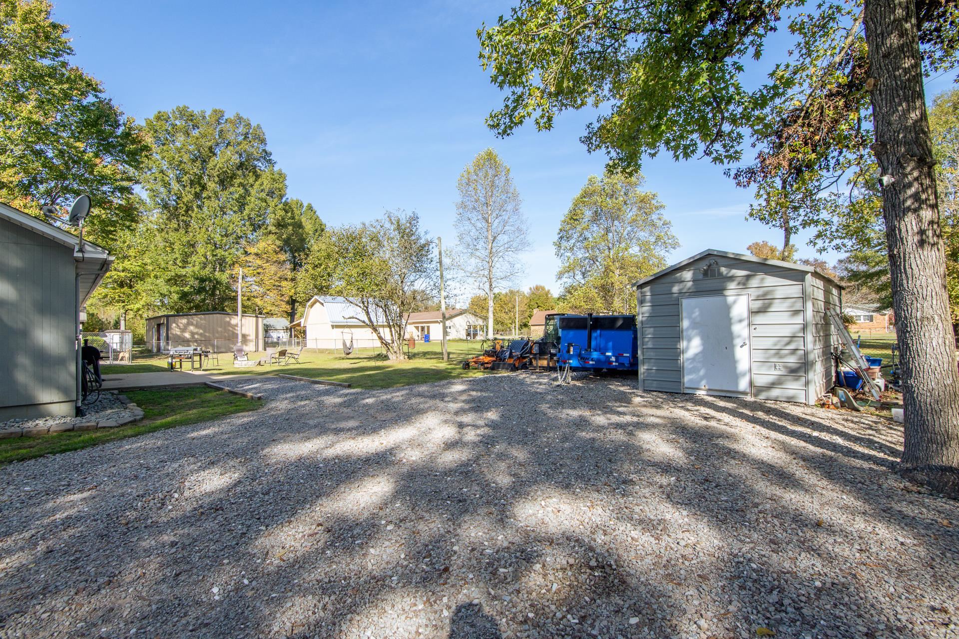 41 Bartley Dr Property Photo 7