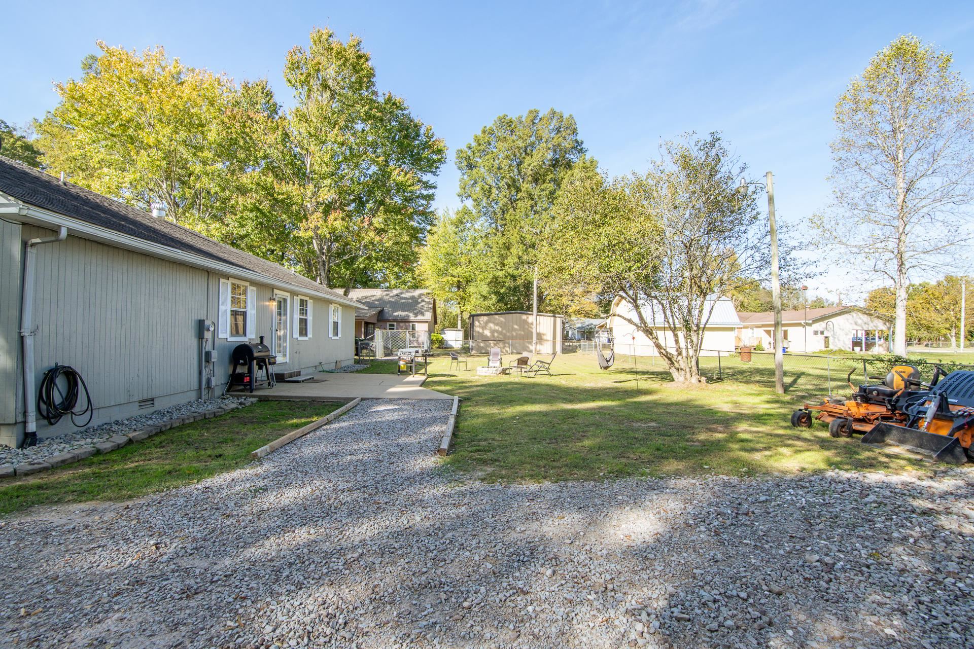 41 Bartley Dr Property Photo 9