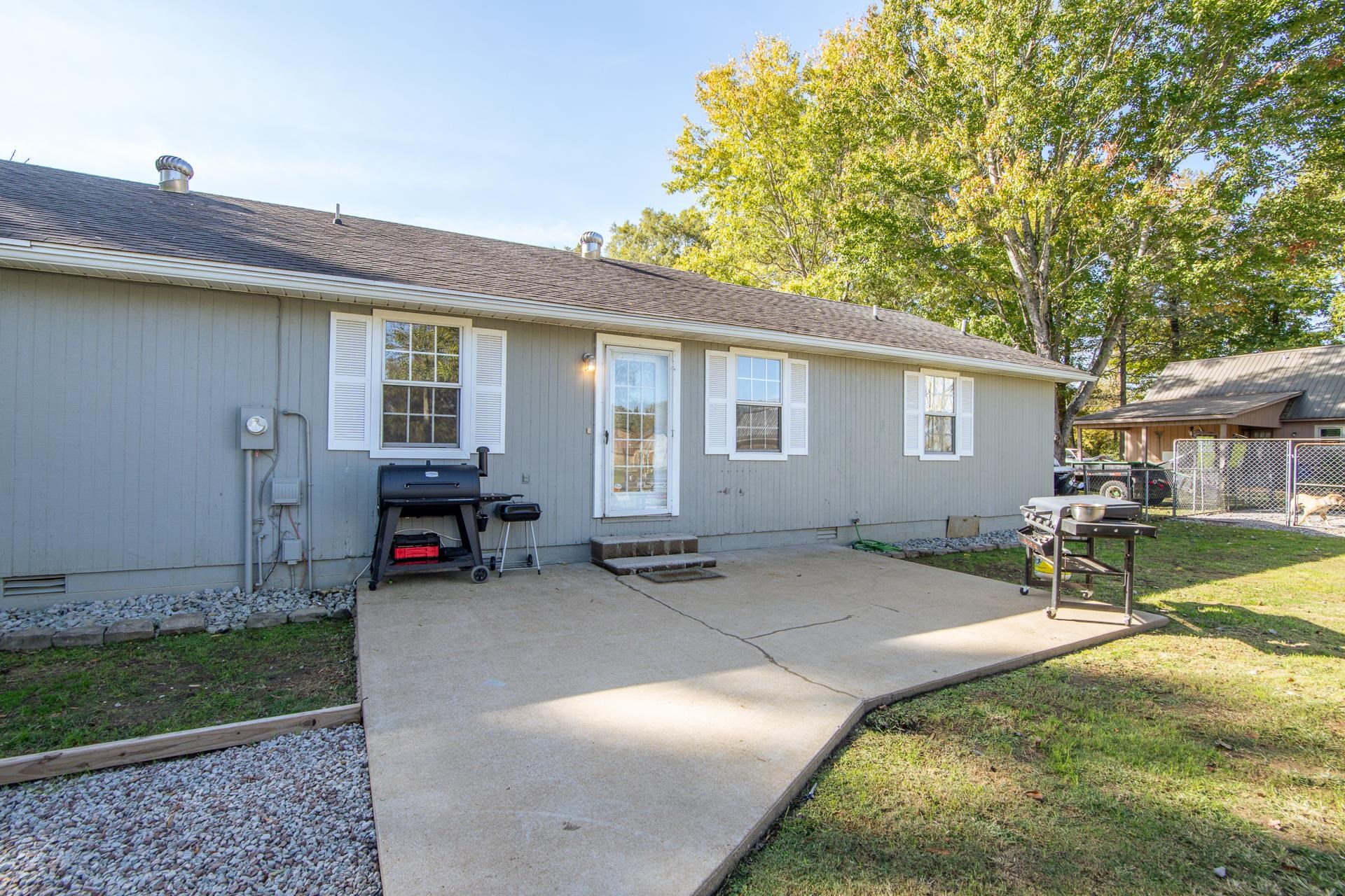 41 Bartley Dr Property Photo 10