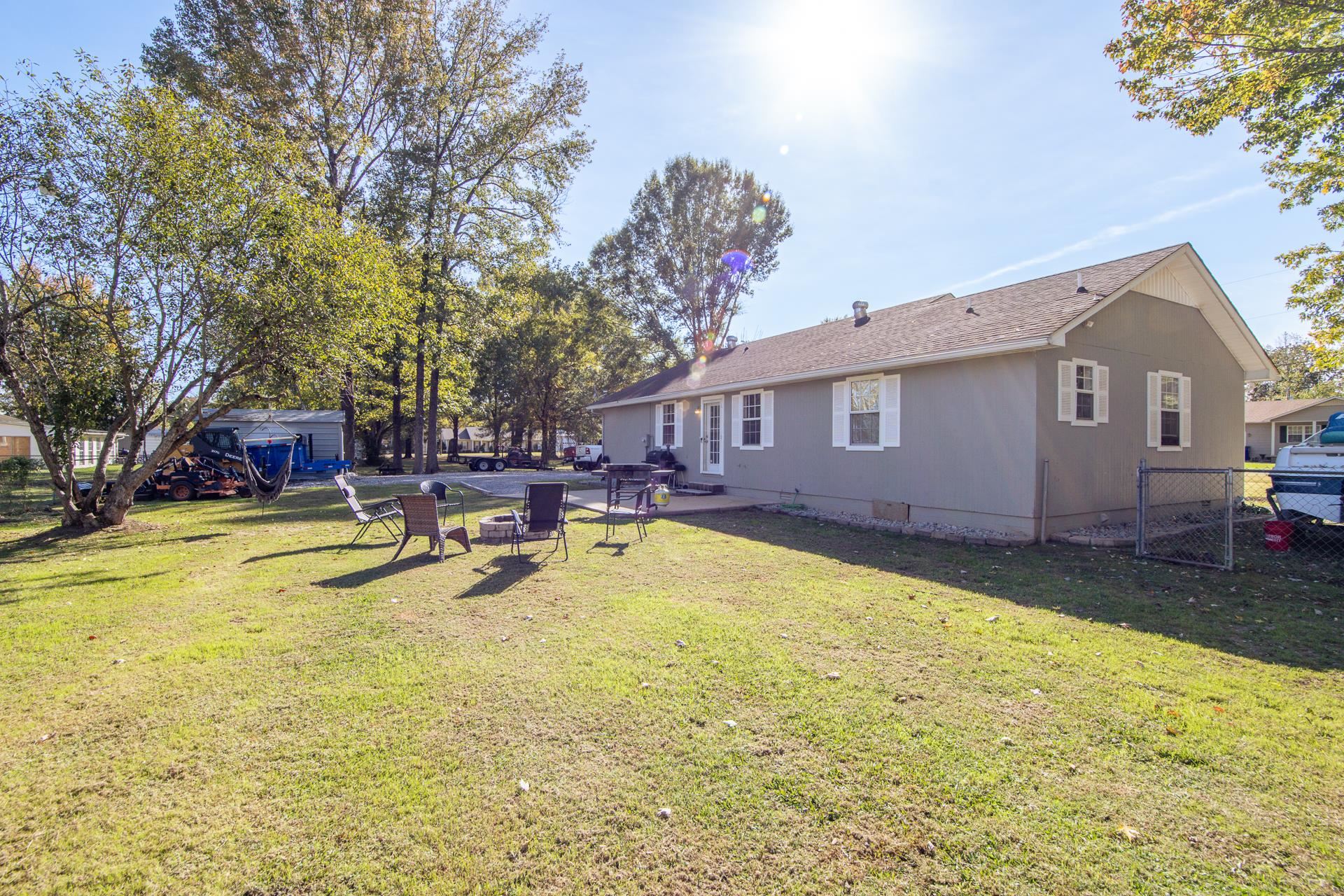 41 Bartley Dr Property Photo 11