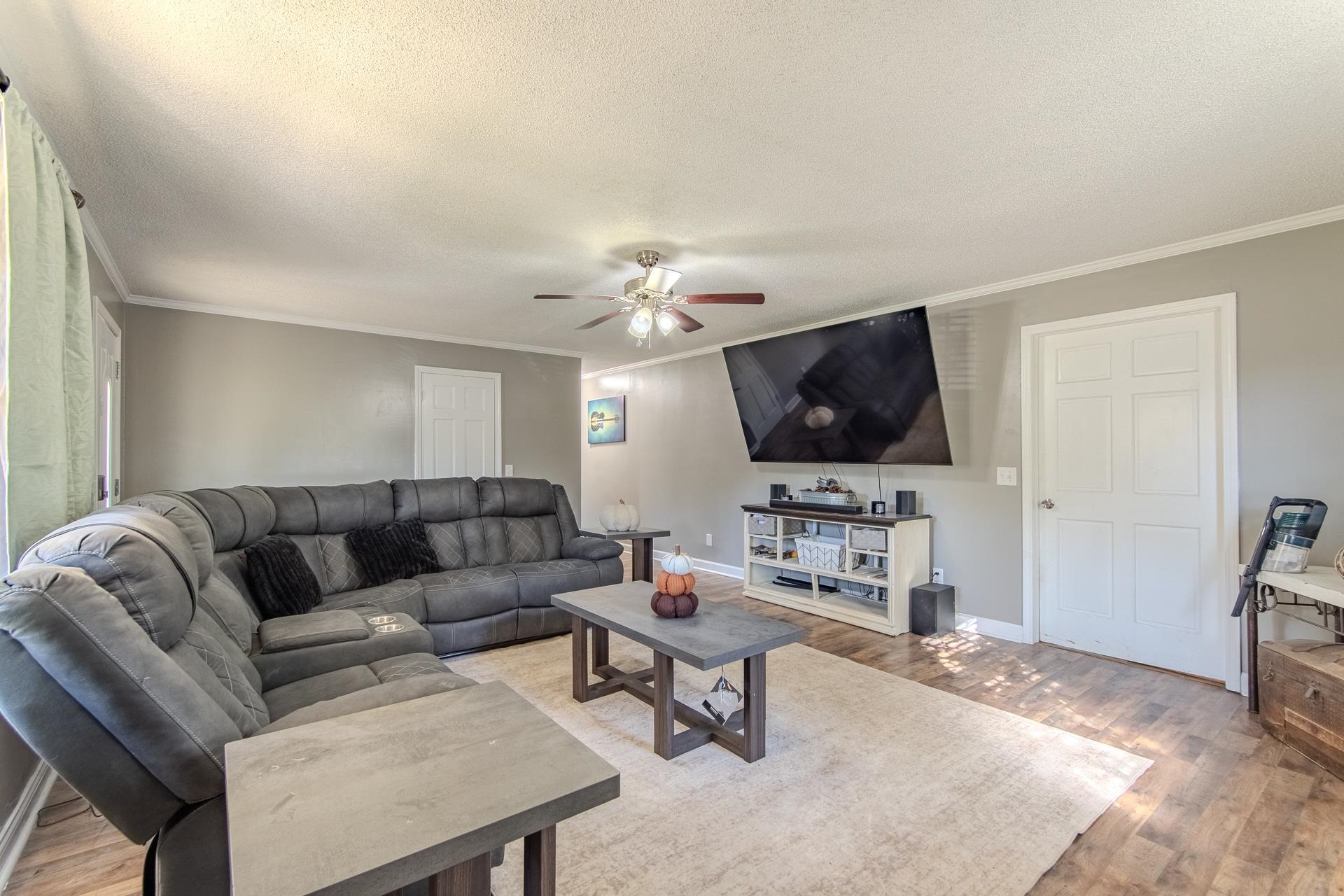 41 Bartley Dr Property Photo 16