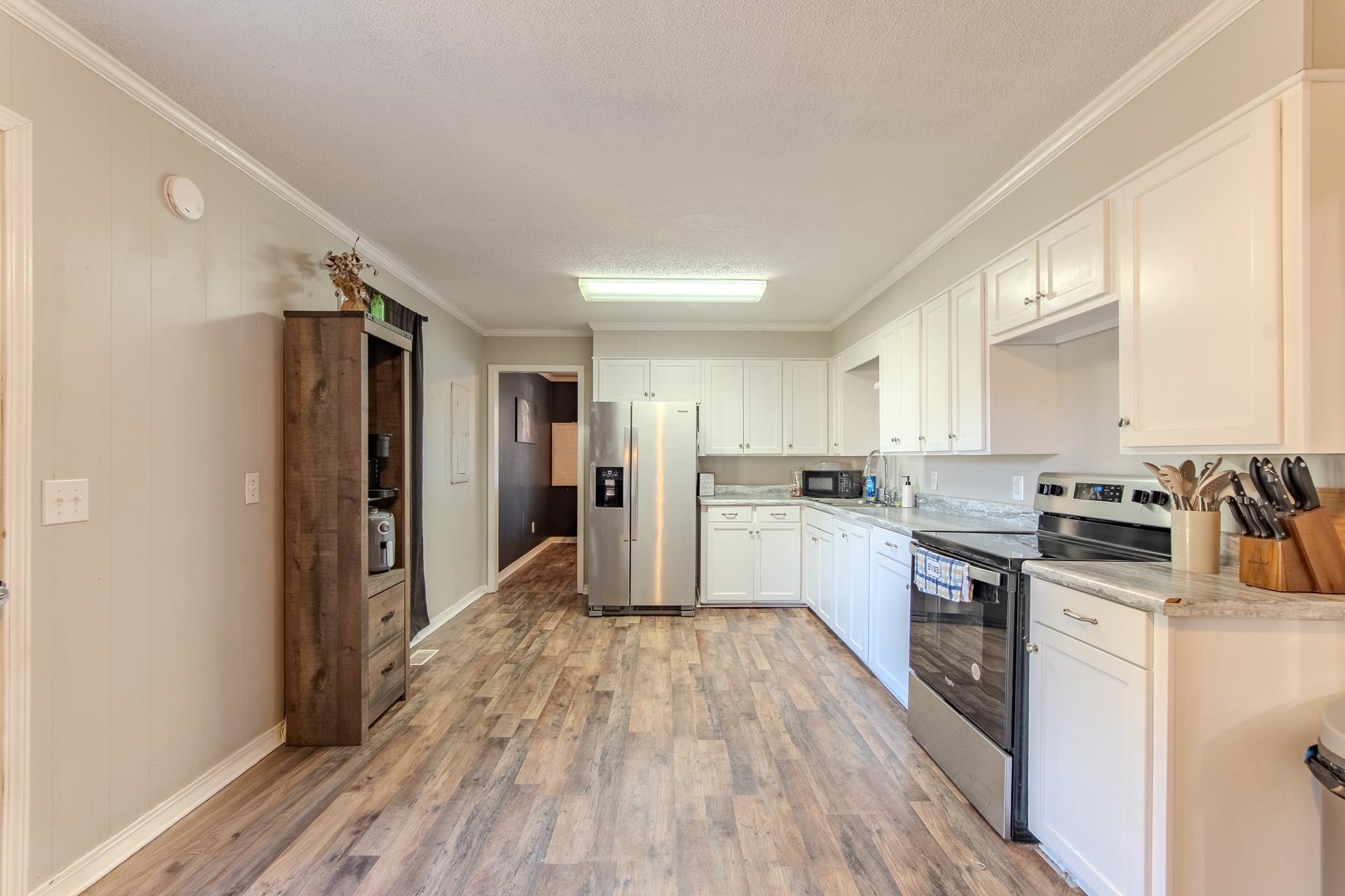 41 Bartley Dr Property Photo 19