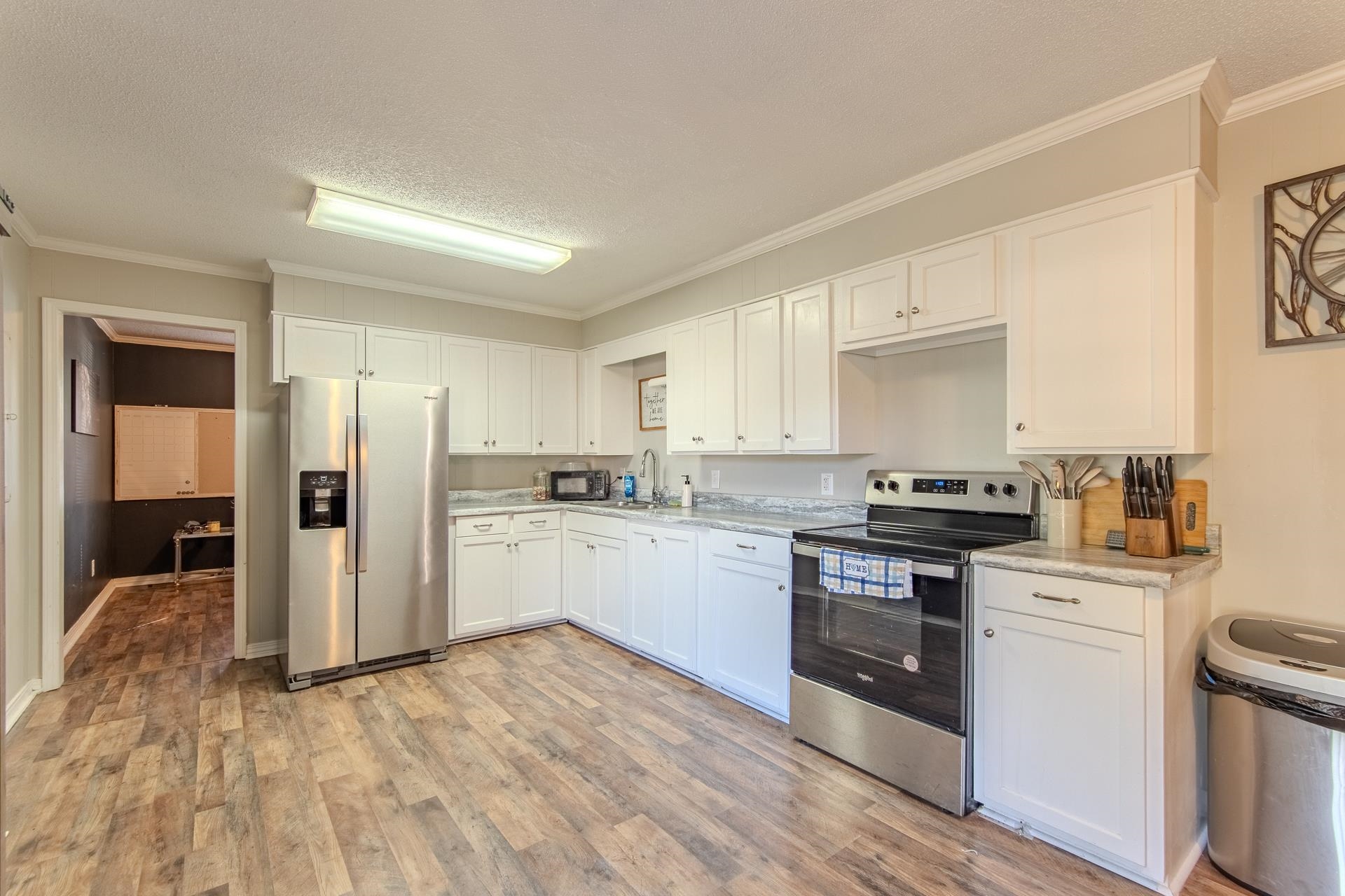 41 Bartley Dr Property Photo 20