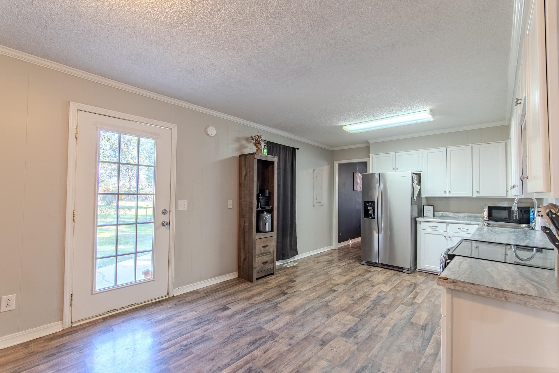 41 Bartley Dr Property Photo 24