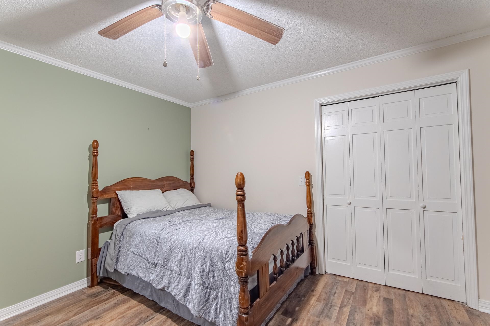 41 Bartley Dr Property Photo 26