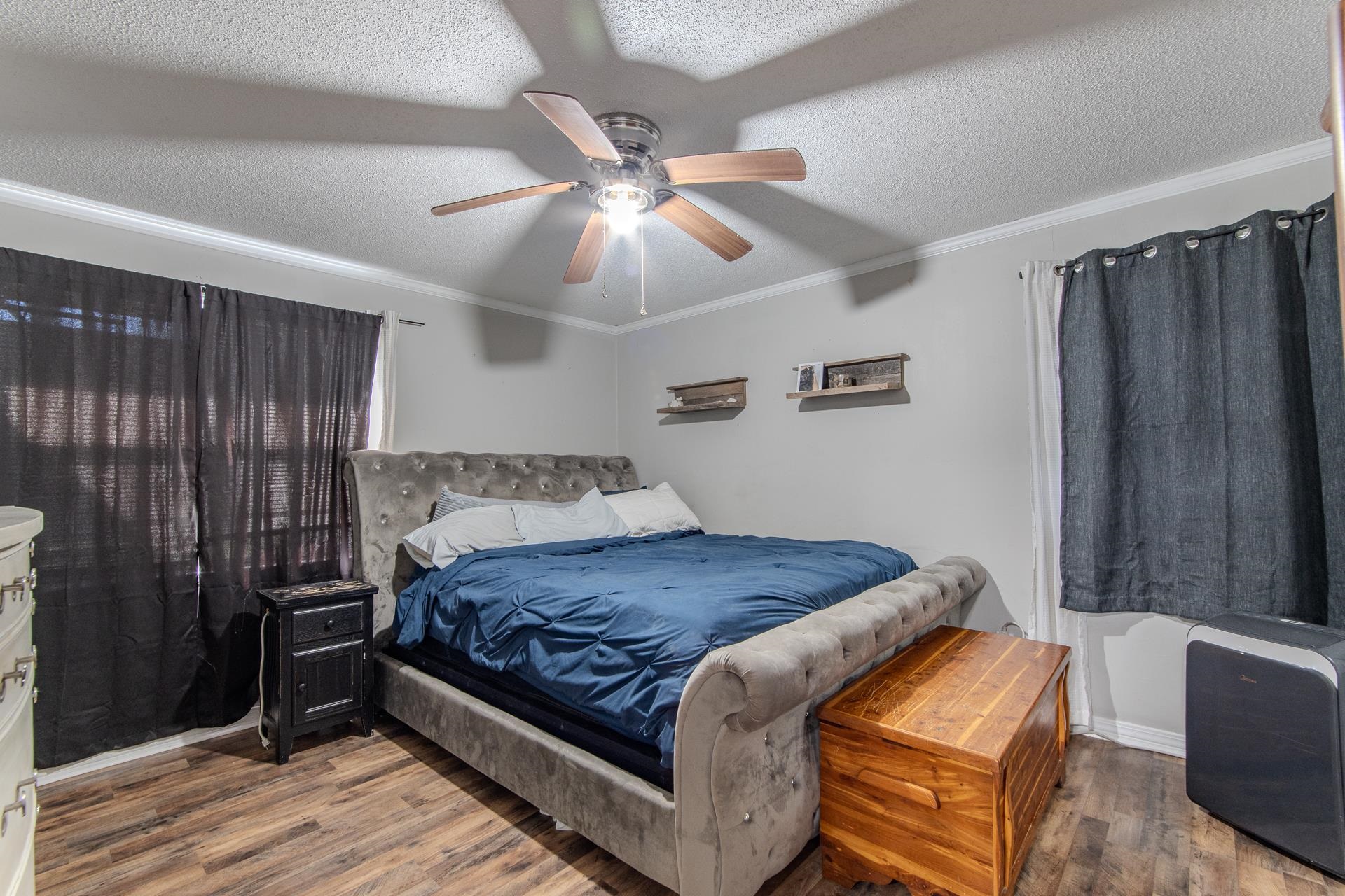41 Bartley Dr Property Photo 29
