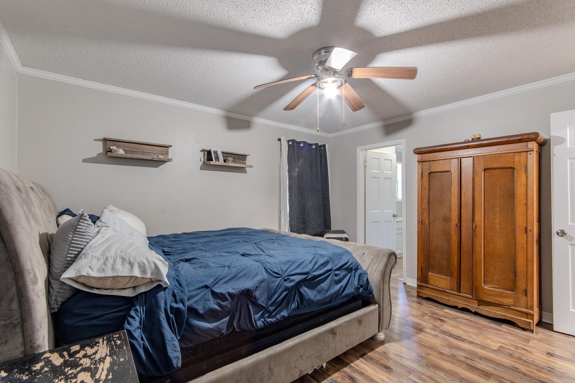 41 Bartley Dr Property Photo 31