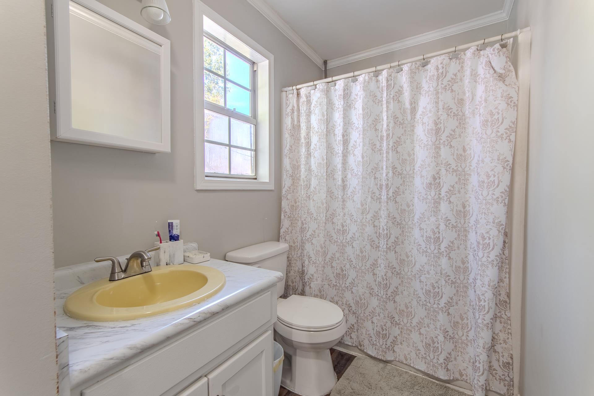41 Bartley Dr Property Photo 33