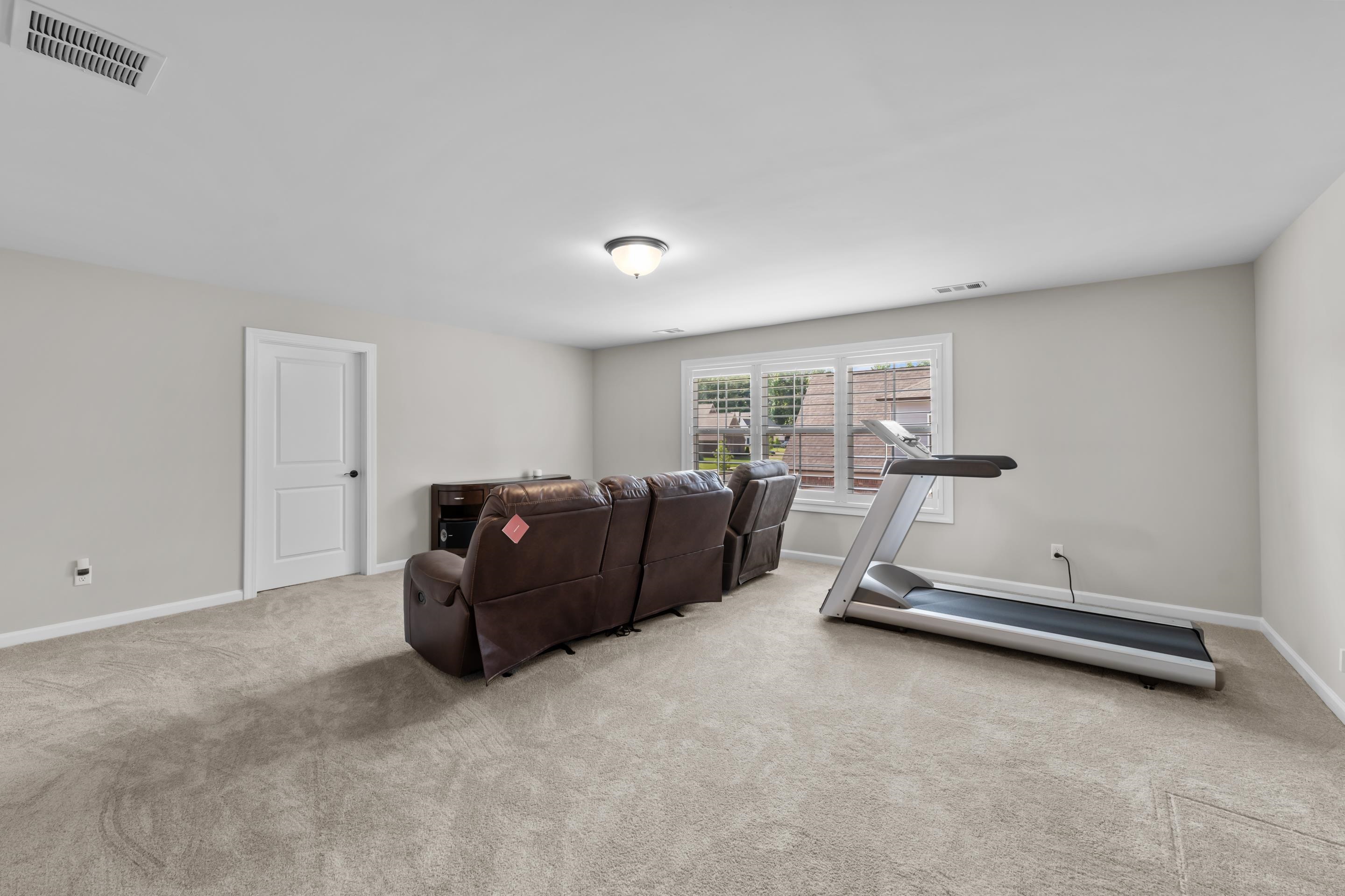 4916 Maple Walk Dr Property Photo 32