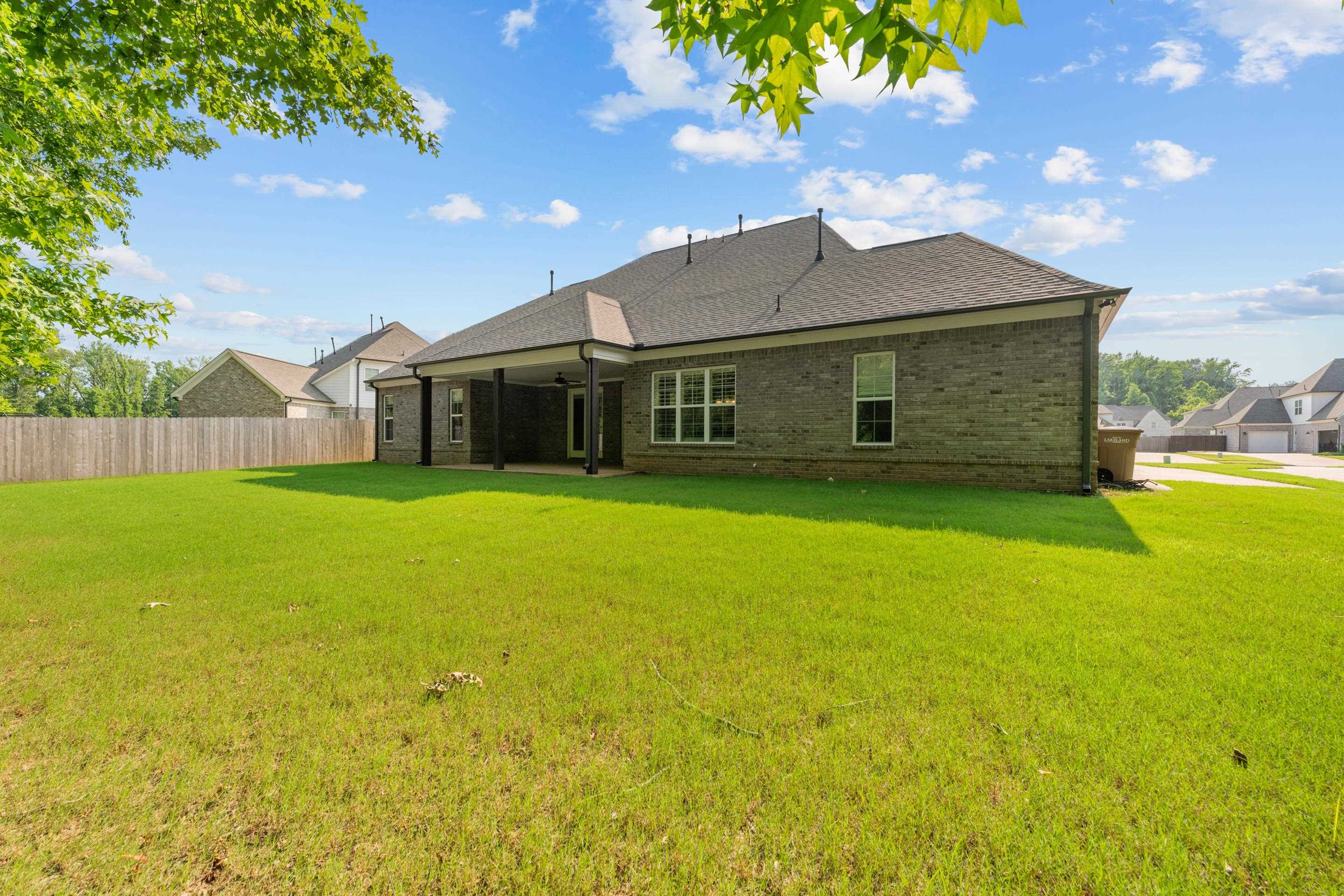 4916 Maple Walk Dr Property Photo 35