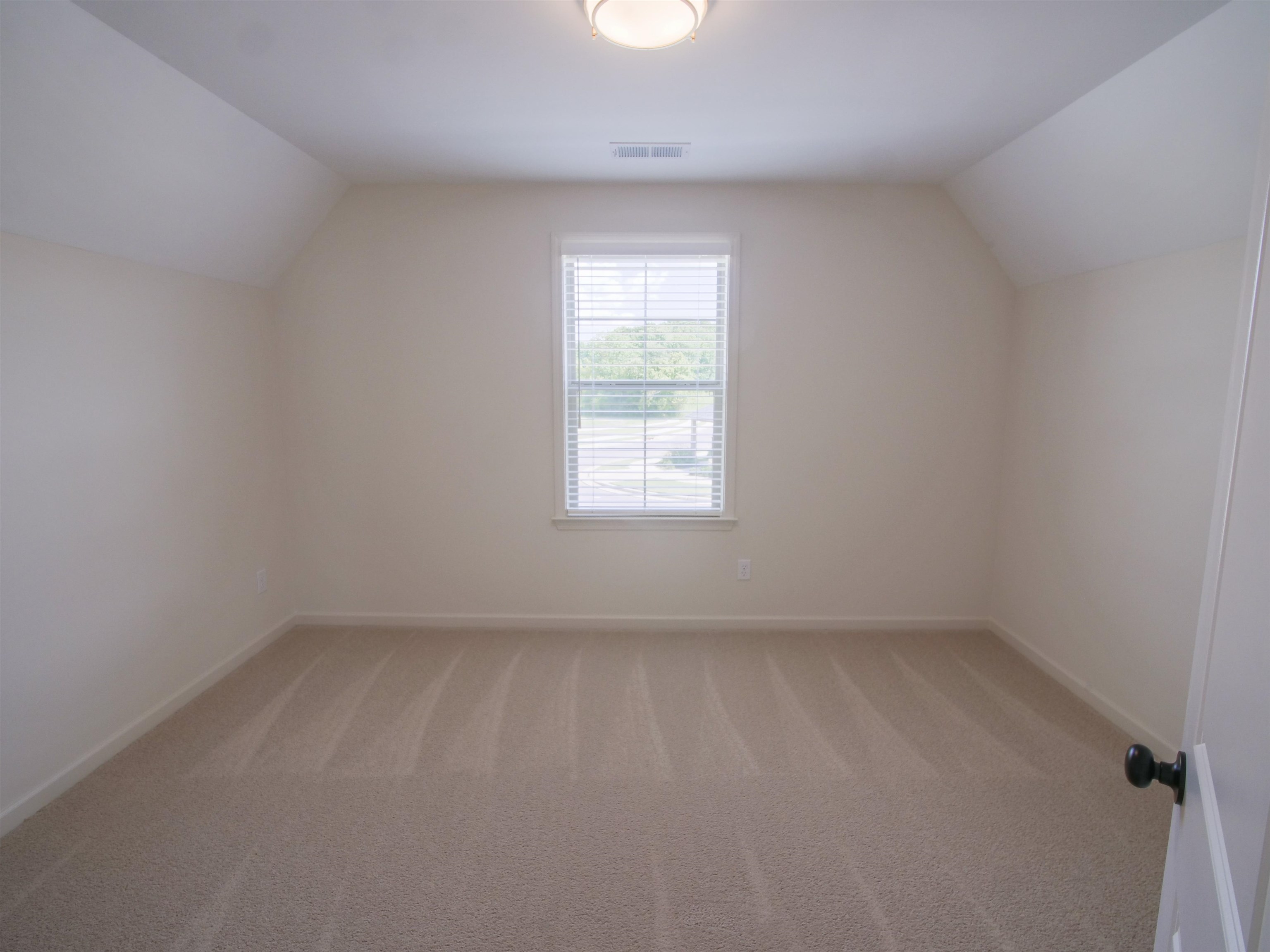 9574 Grays Hollow Dr S Property Photo 24