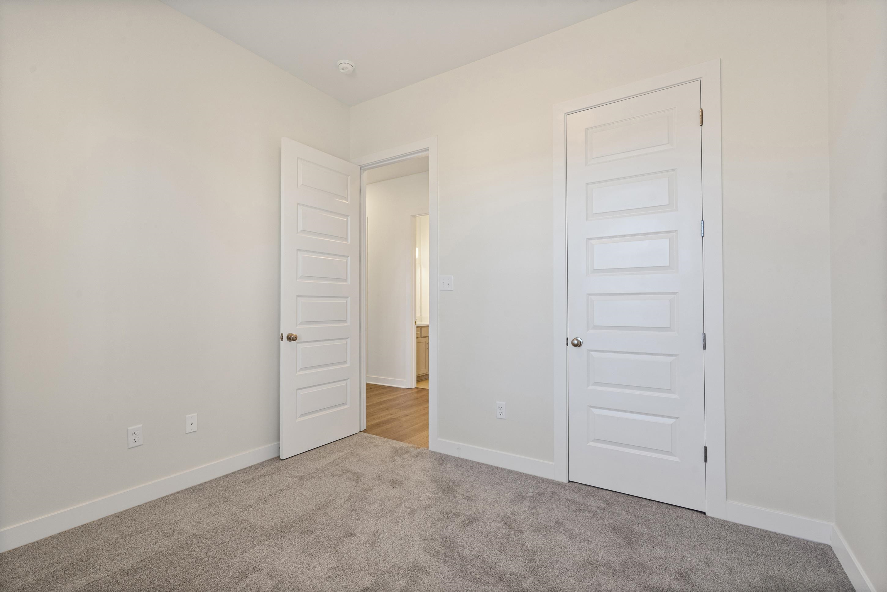 125 Live Oak Cv Property Photo 14