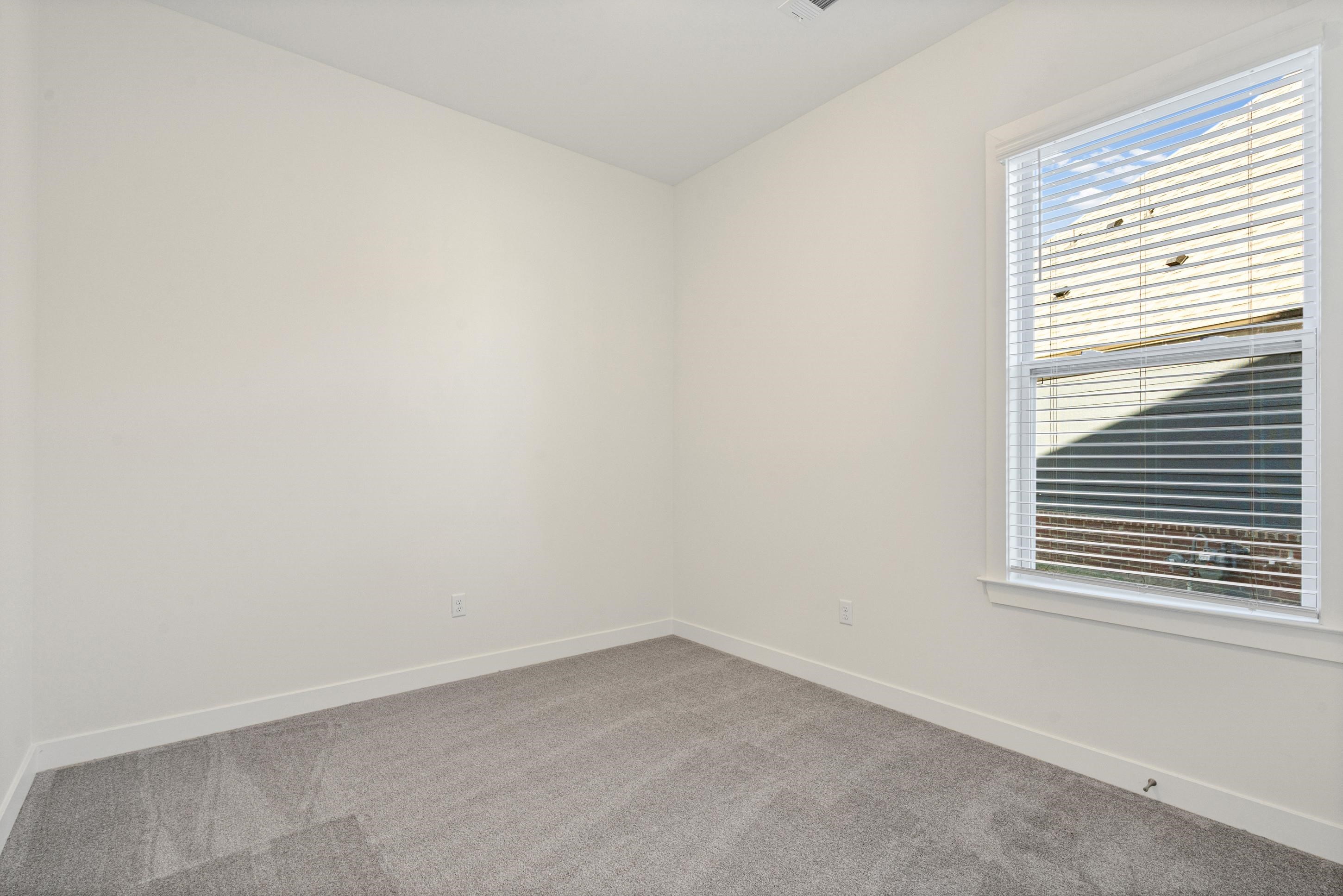 125 Live Oak Cv Property Photo 15