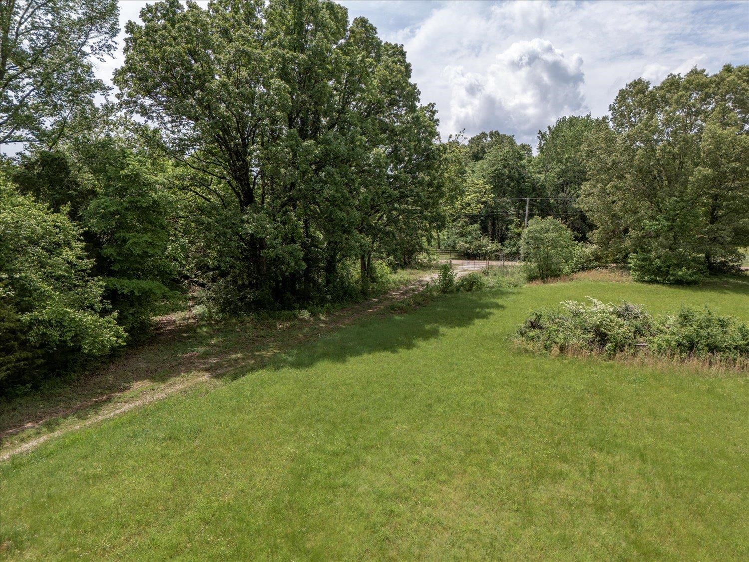 11620 E Holmes Rd E Property Photo 7