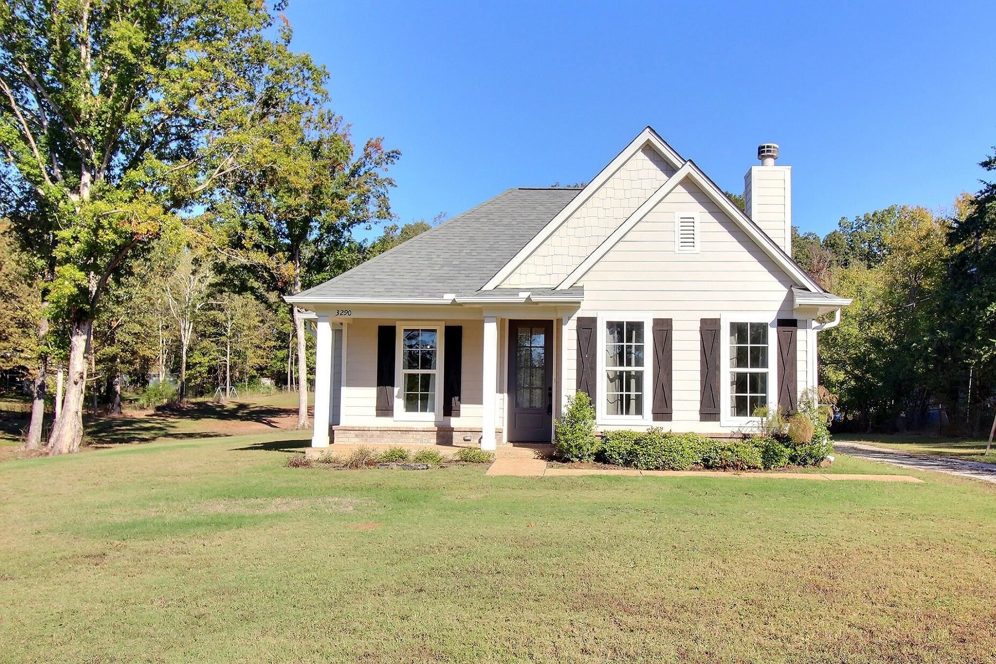 3290 Raleigh Lagrange Dr Property Photo 1