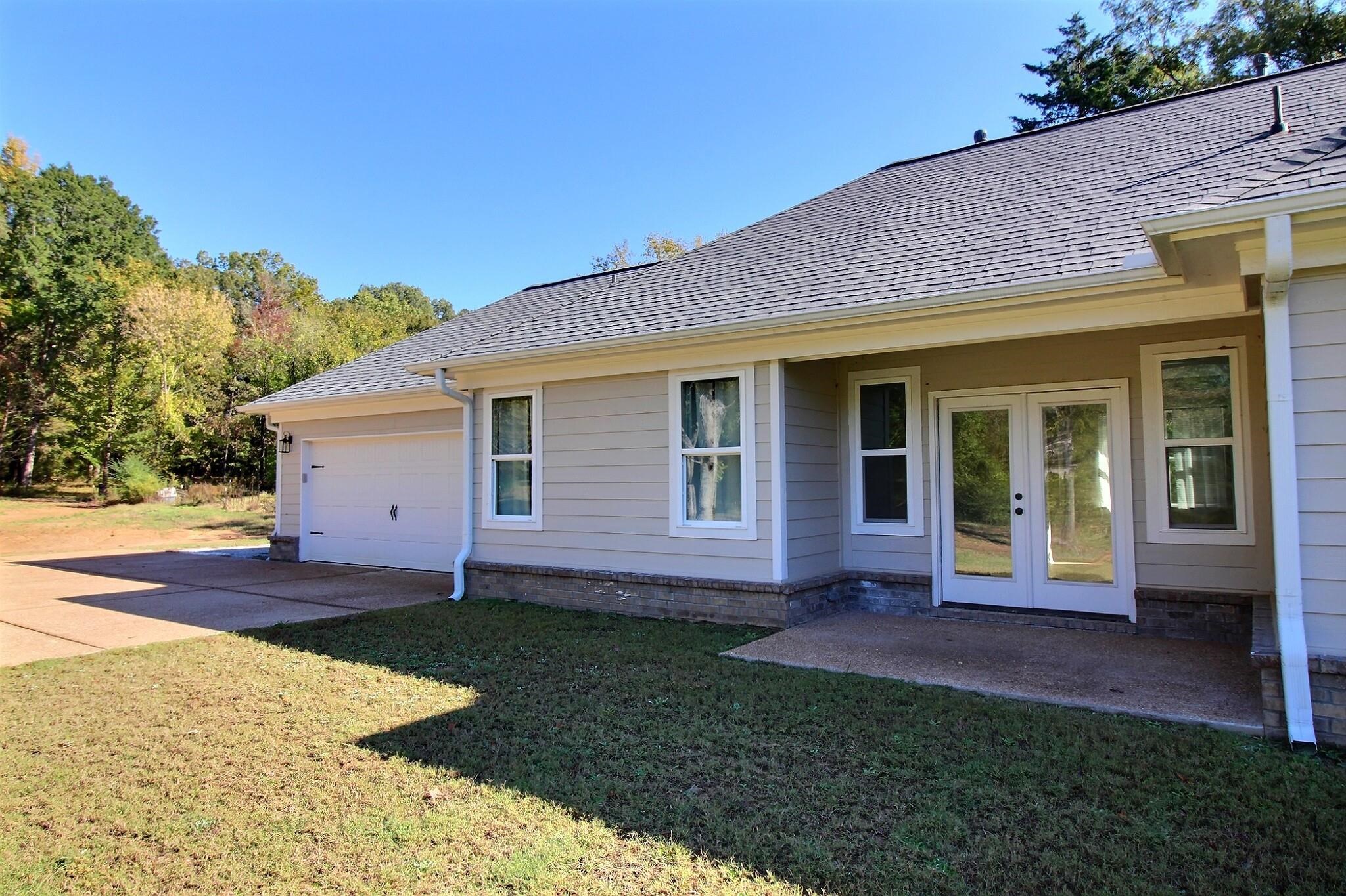 3290 Raleigh Lagrange Dr Property Photo 18