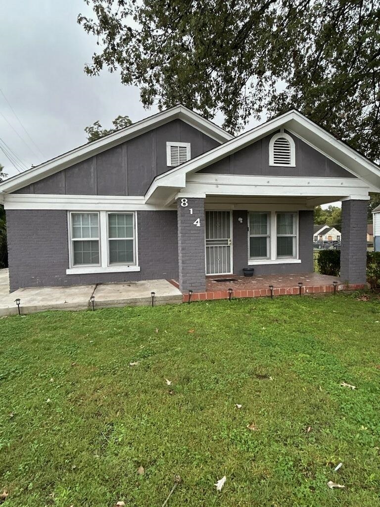 814 N MERTON ST Property Photo 1