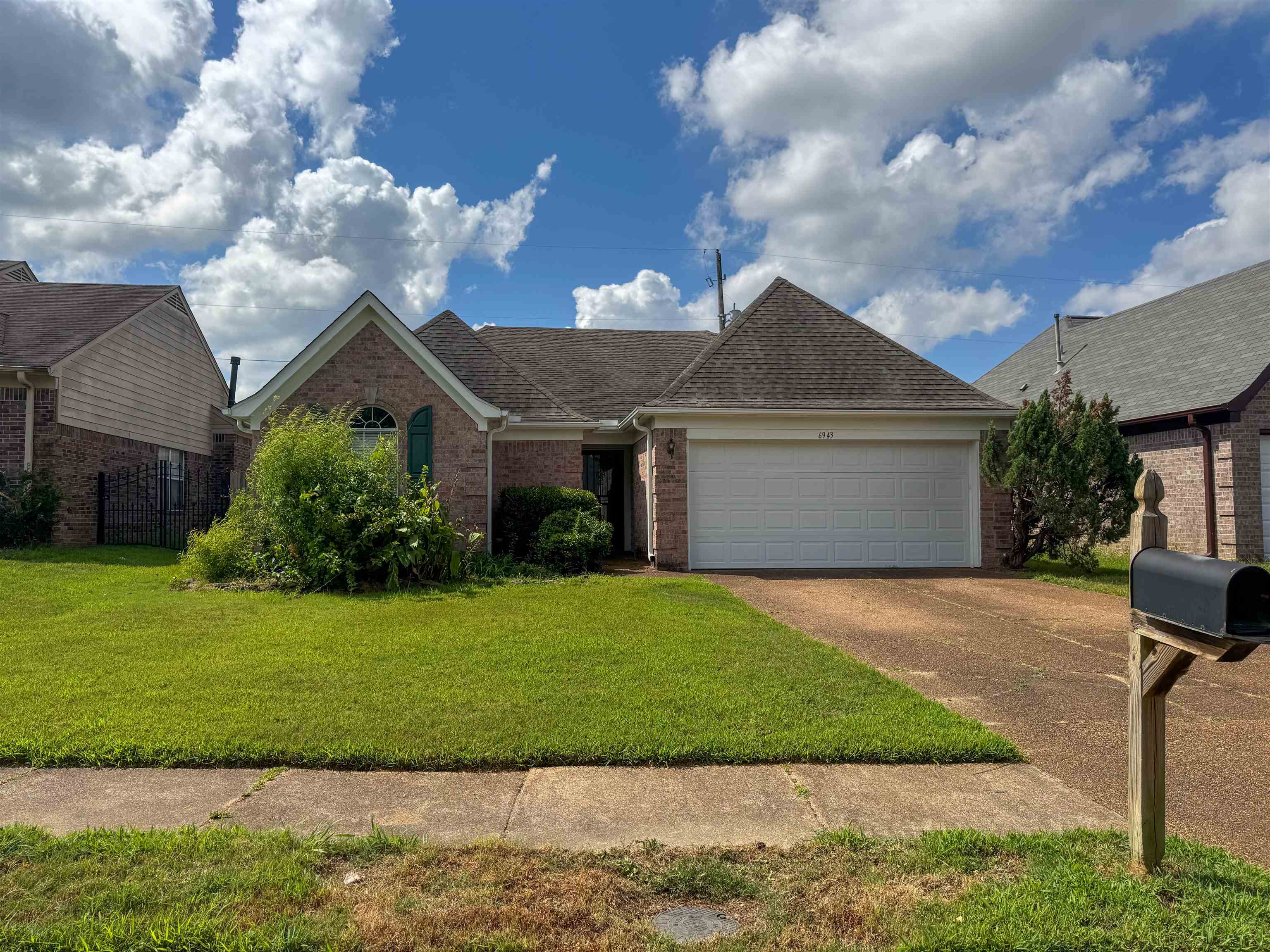 6943 Naples Dr Property Photo 1