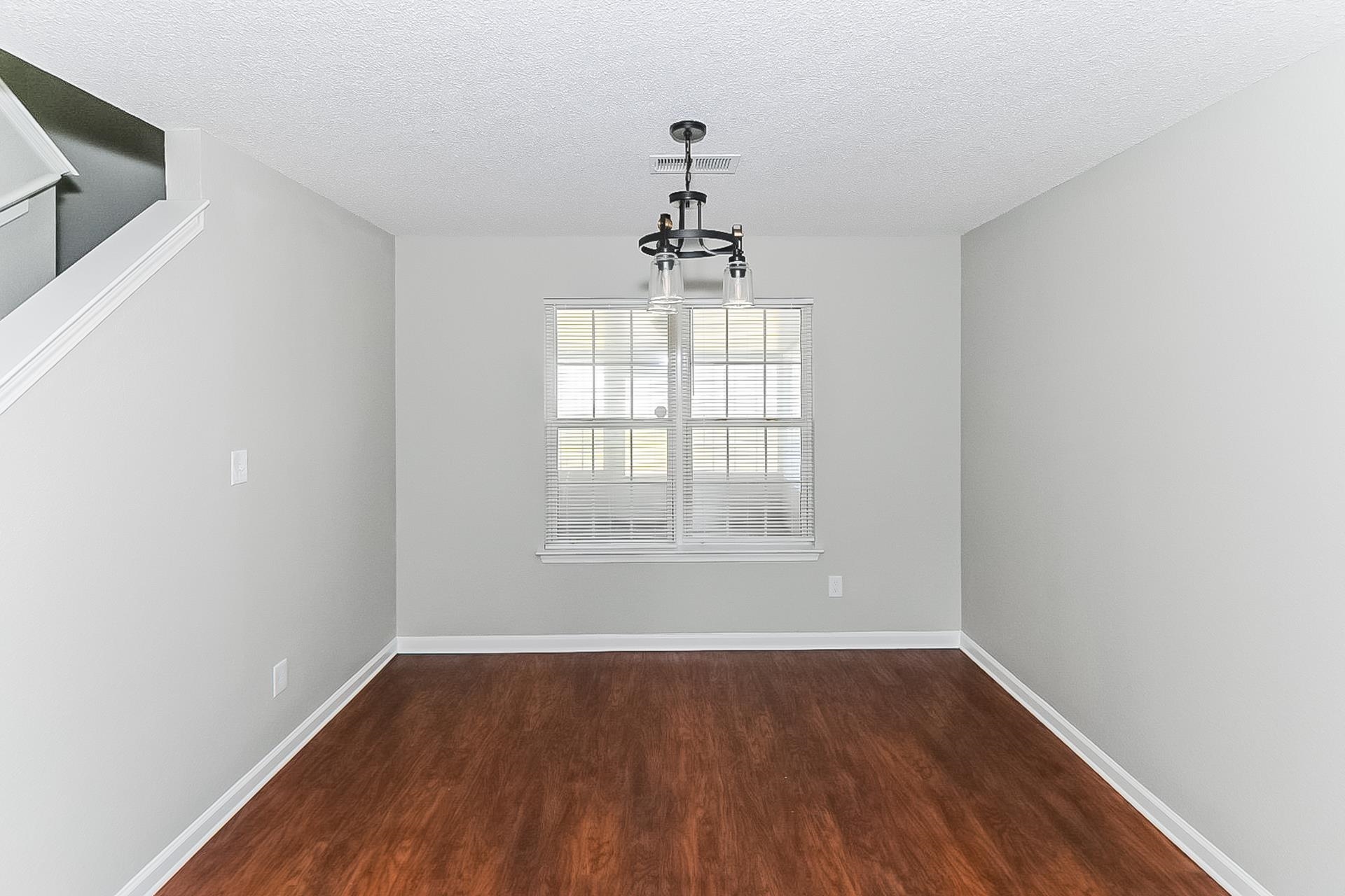 4891 Top Notch Loop Property Photo 4