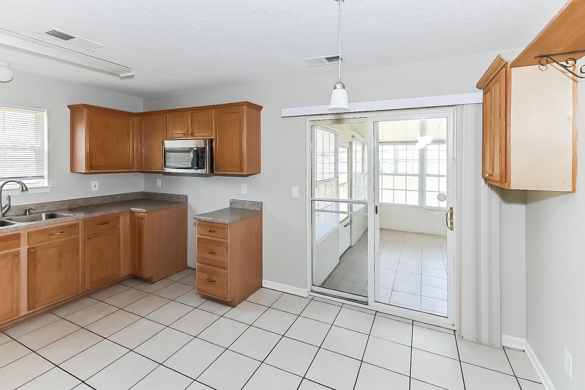 4891 Top Notch Loop Property Photo 6