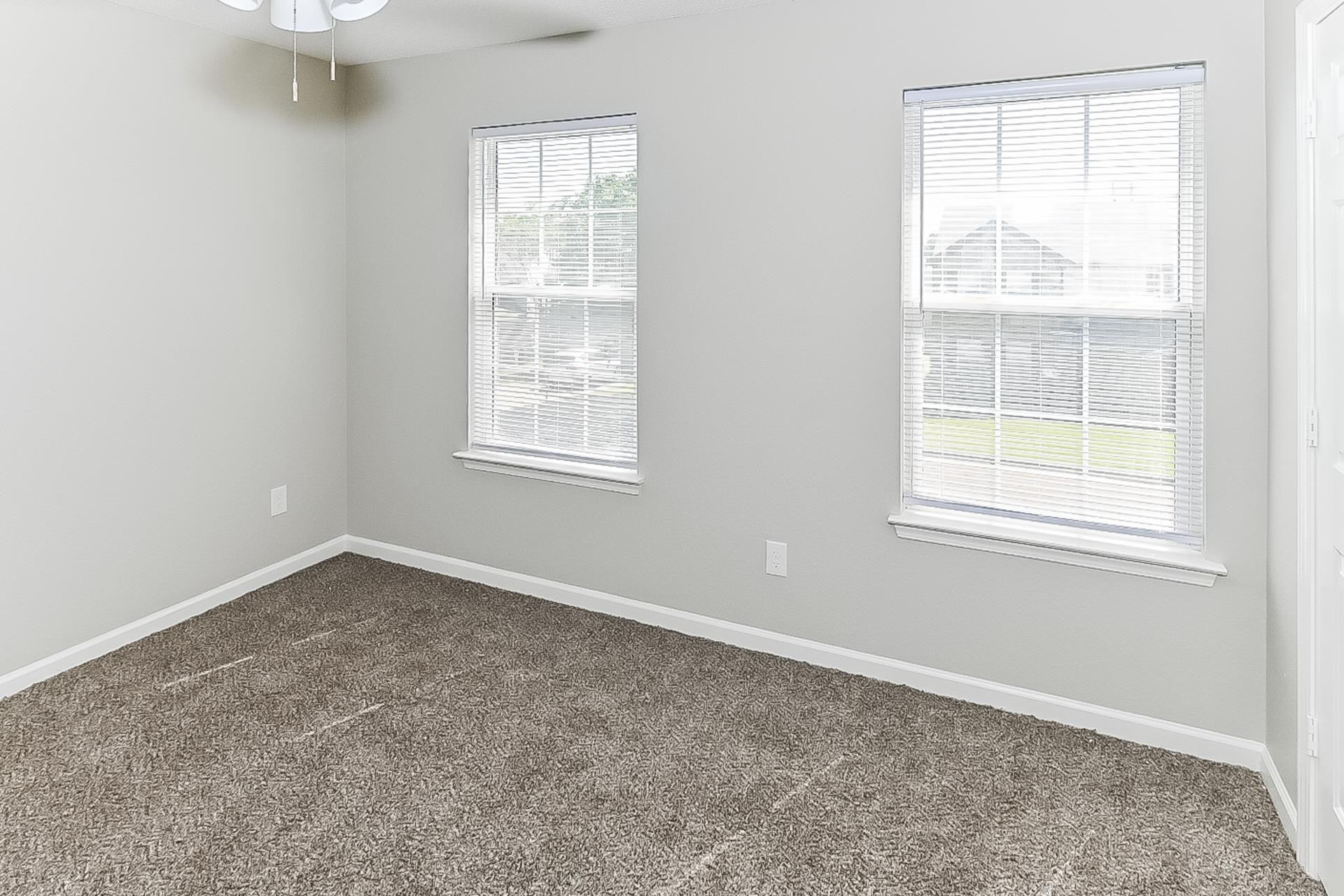 4891 Top Notch Loop Property Photo 9