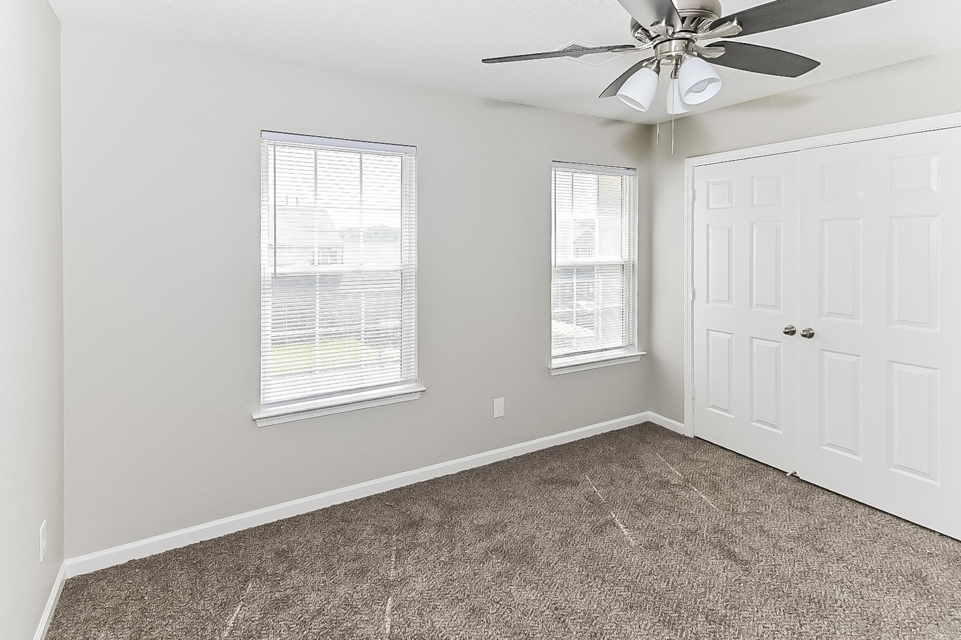 4891 Top Notch Loop Property Photo 10