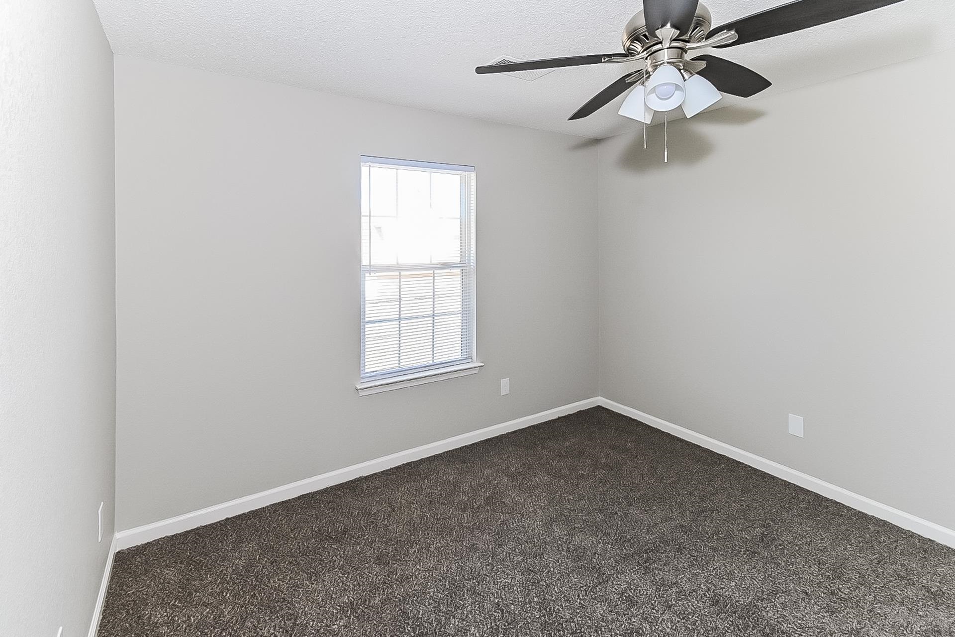 4891 Top Notch Loop Property Photo 12