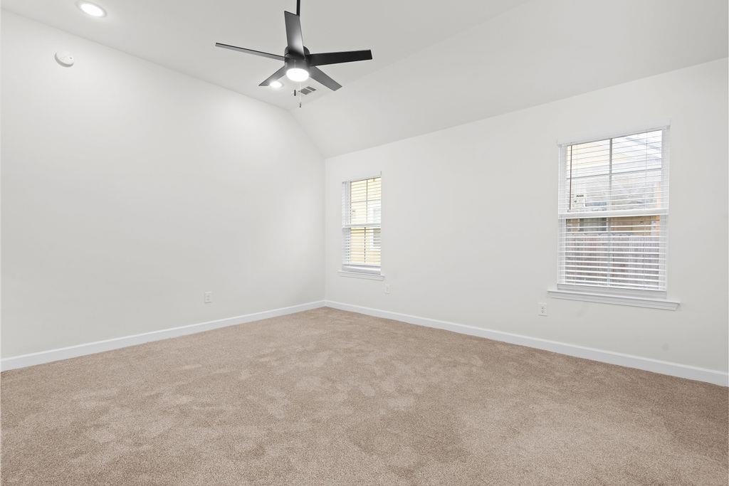 352 Gaston Ave Property Photo 13