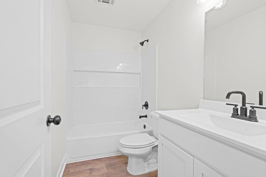 352 Gaston Ave Property Photo 17