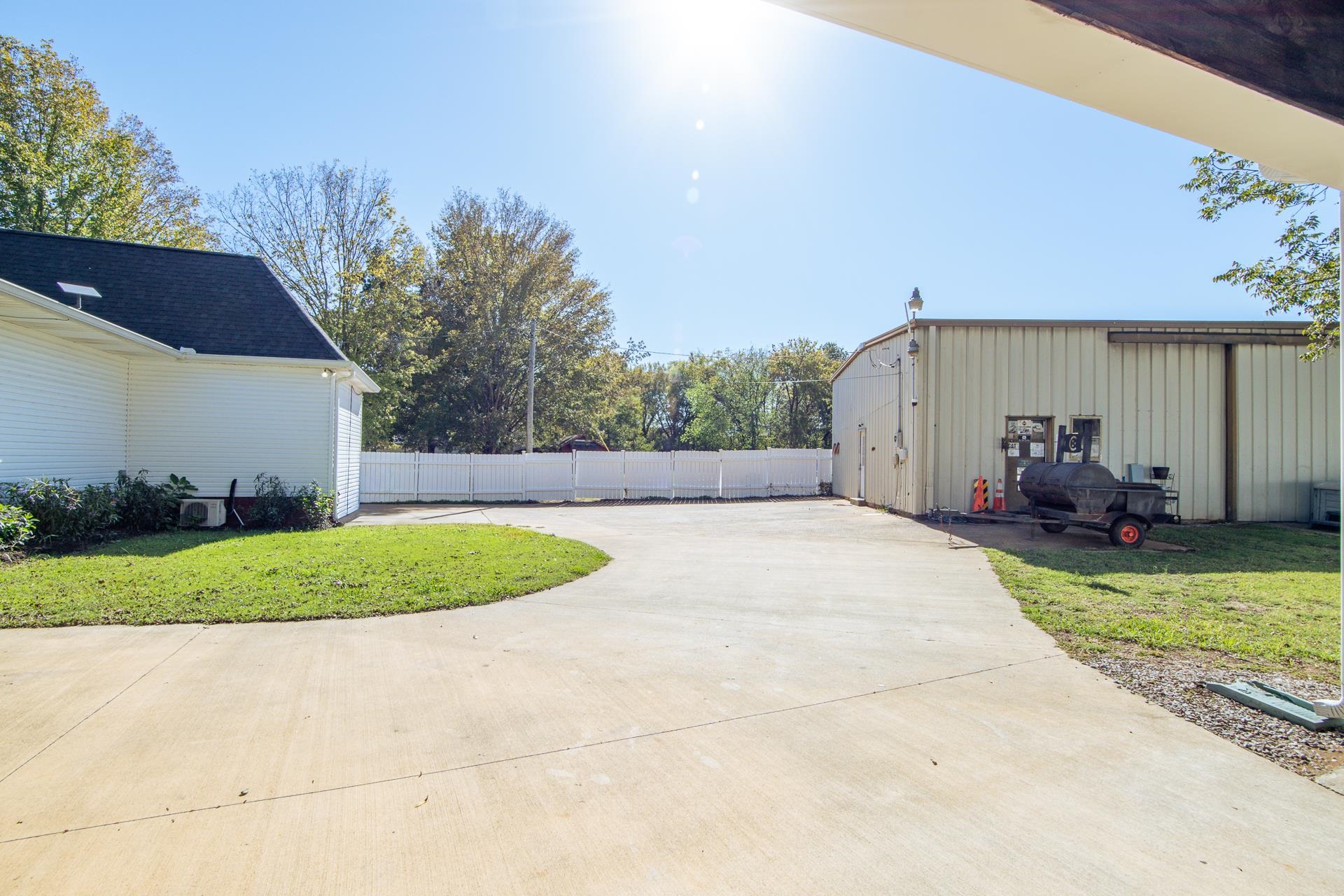 635 Patterson Rd Property Photo 31