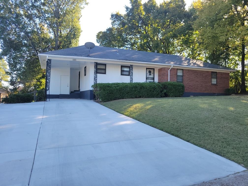 1185 Timothy Dr Property Photo 1