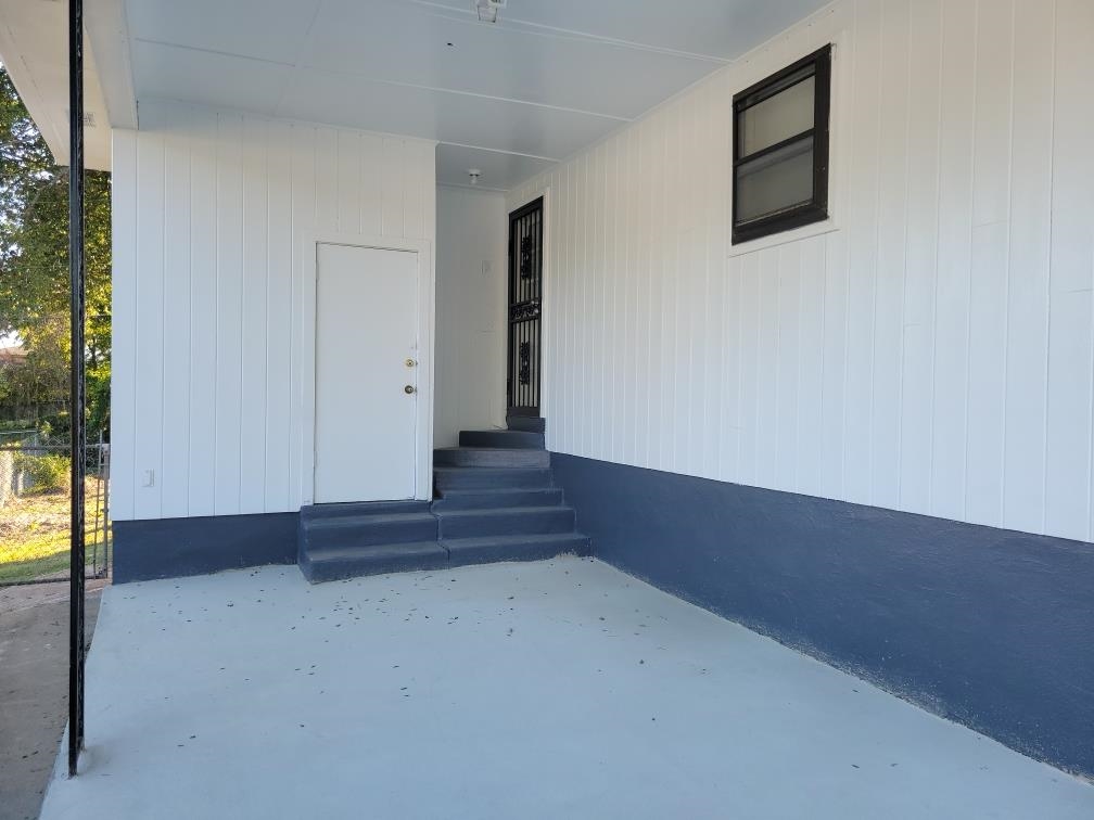 1185 Timothy Dr Property Photo 2