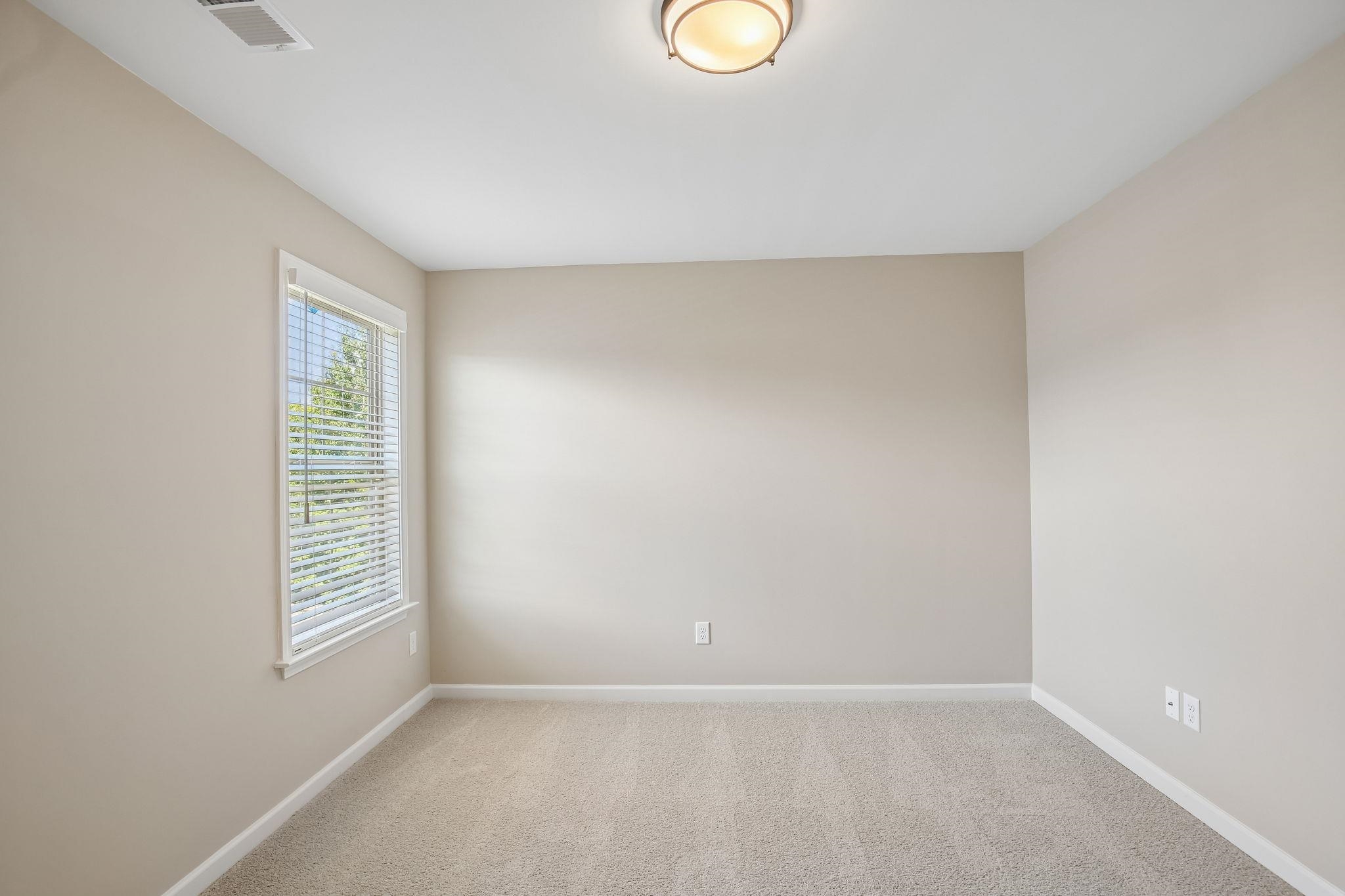 110 Laurel Wood Ln Property Photo 28